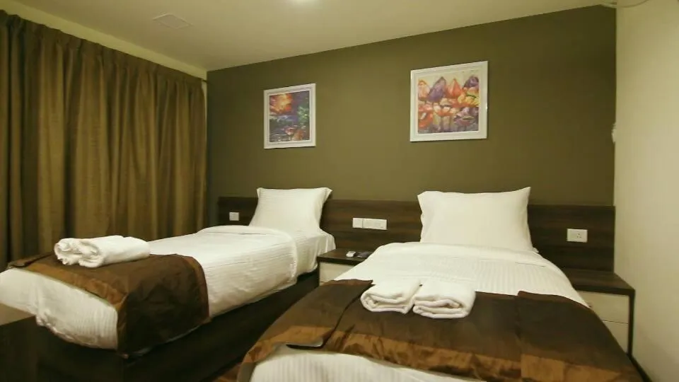 cot, Bed in Hotel Royal Inn - Electronic City