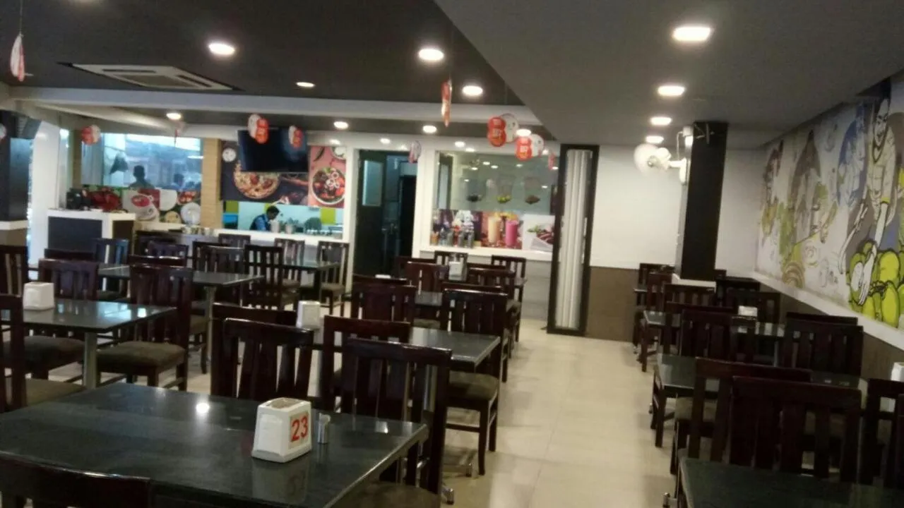 Restaurant/places to eat in Hotel Royal Inn - Electronic City