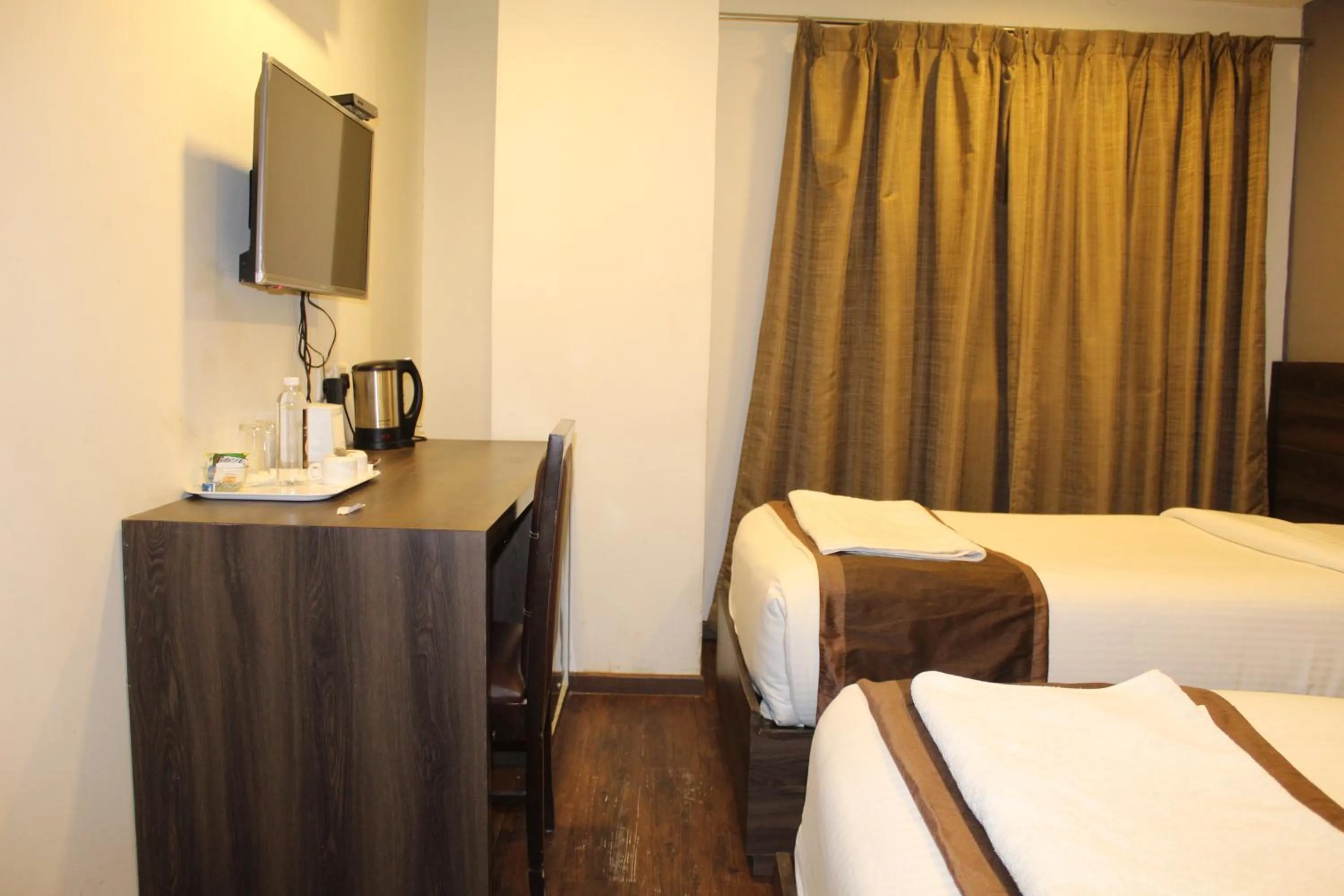 Bed in Hotel Royal Inn - Electronic City
