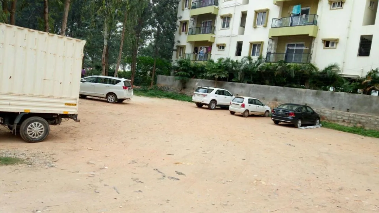 Garden in Hotel Royal Inn - Electronic City