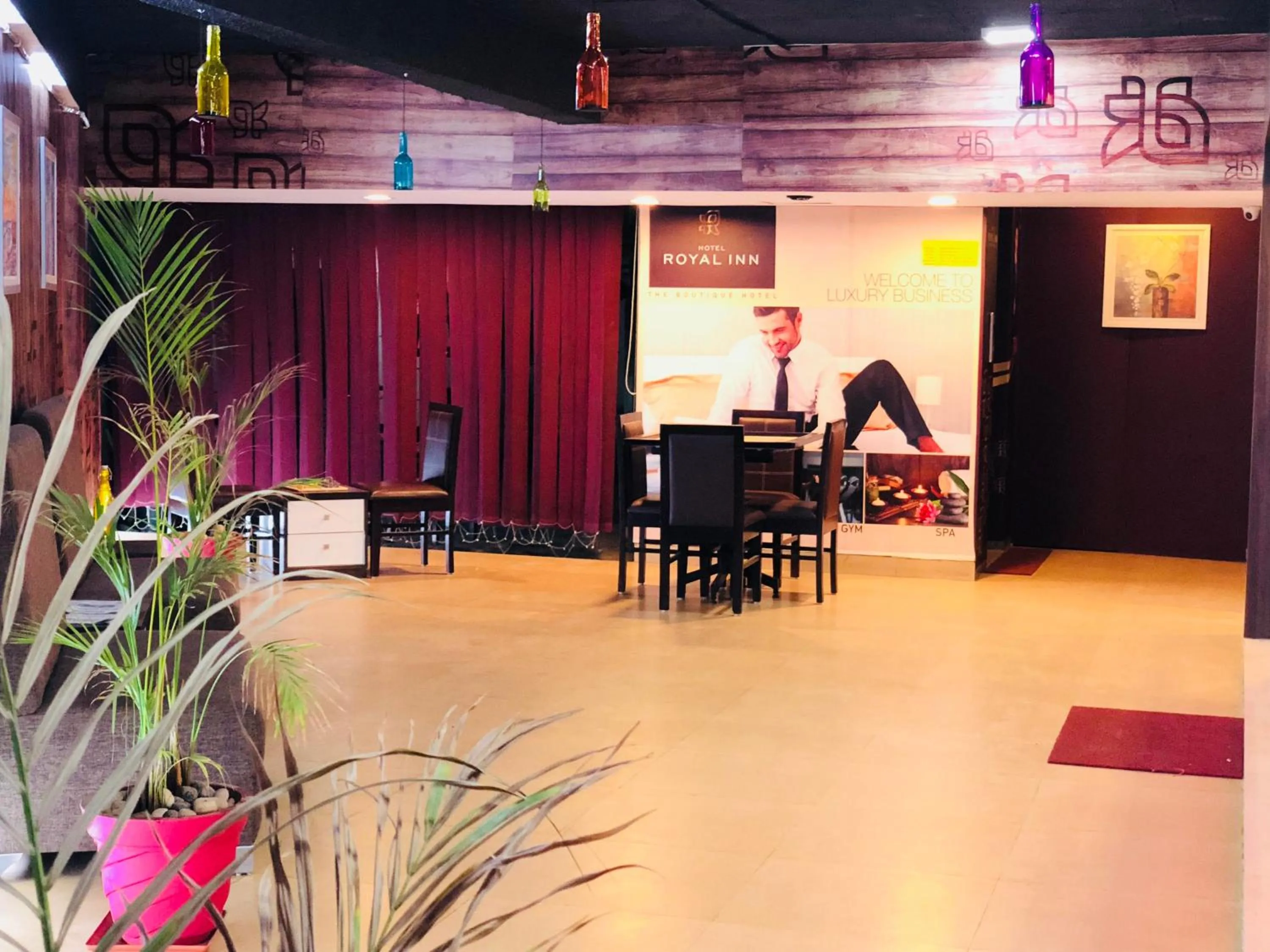 Game Room in Hotel Royal Inn - Electronic City