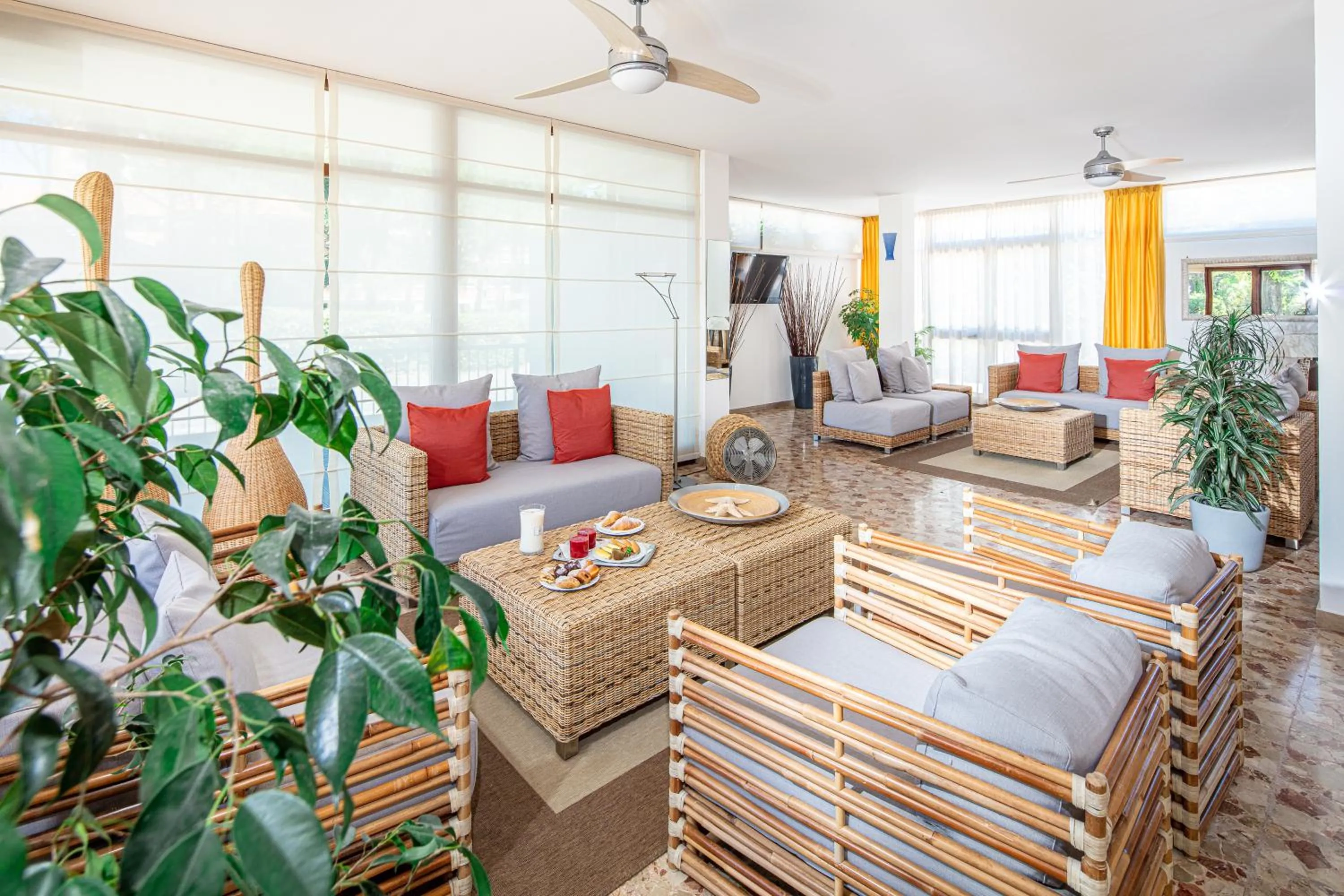 Property building in Hotel Horizonte