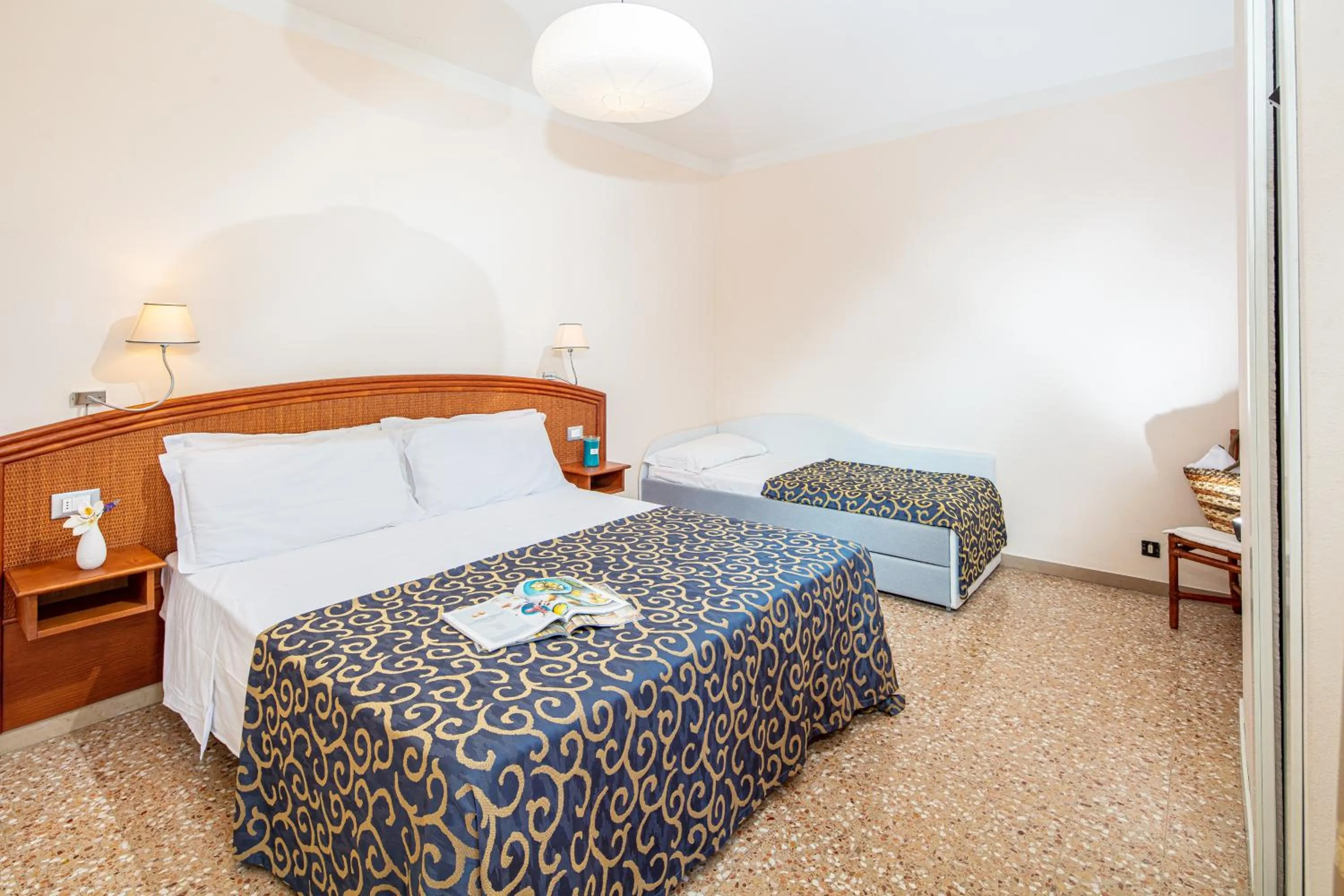 Property building, Bed in Hotel Horizonte