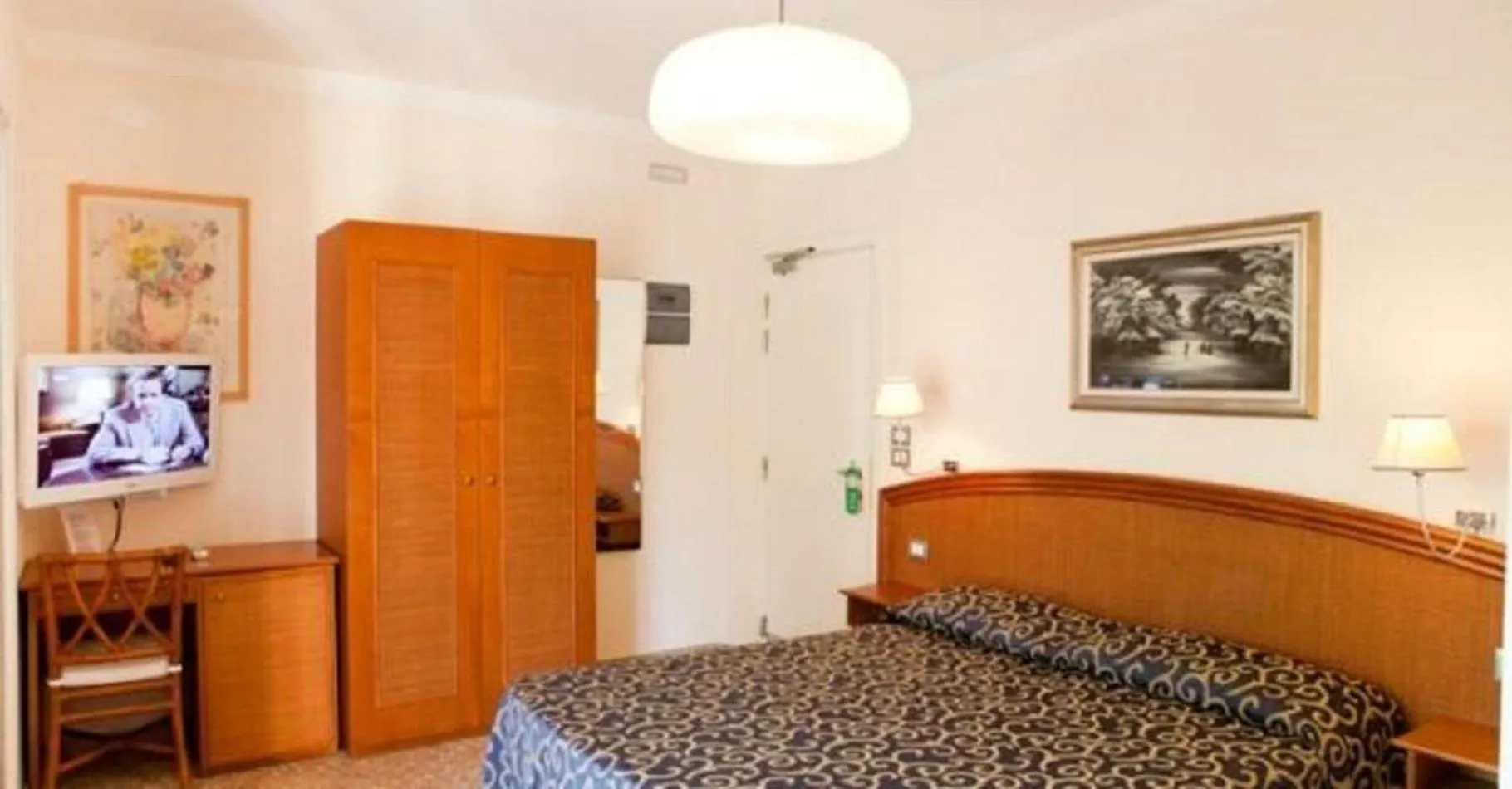 Photo of the whole room, Bed in Hotel Horizonte