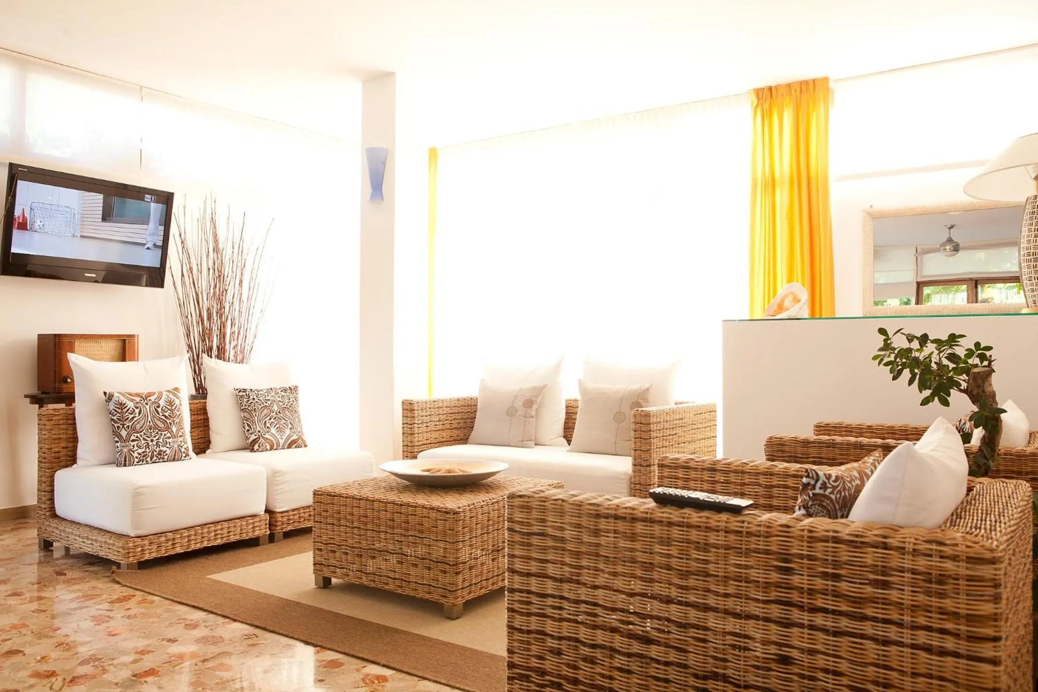 Communal lounge/ TV room in Hotel Horizonte