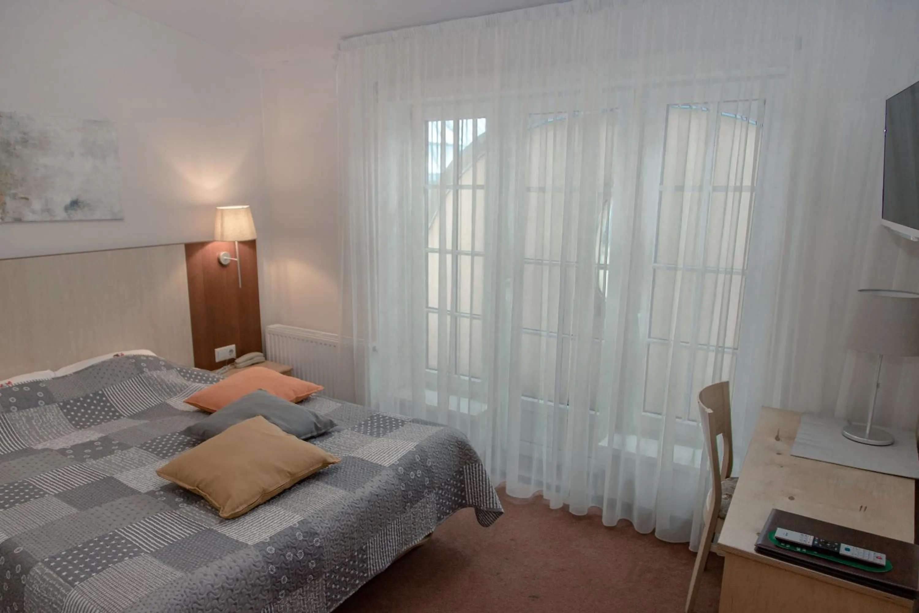 Bed in Hotel Edvards