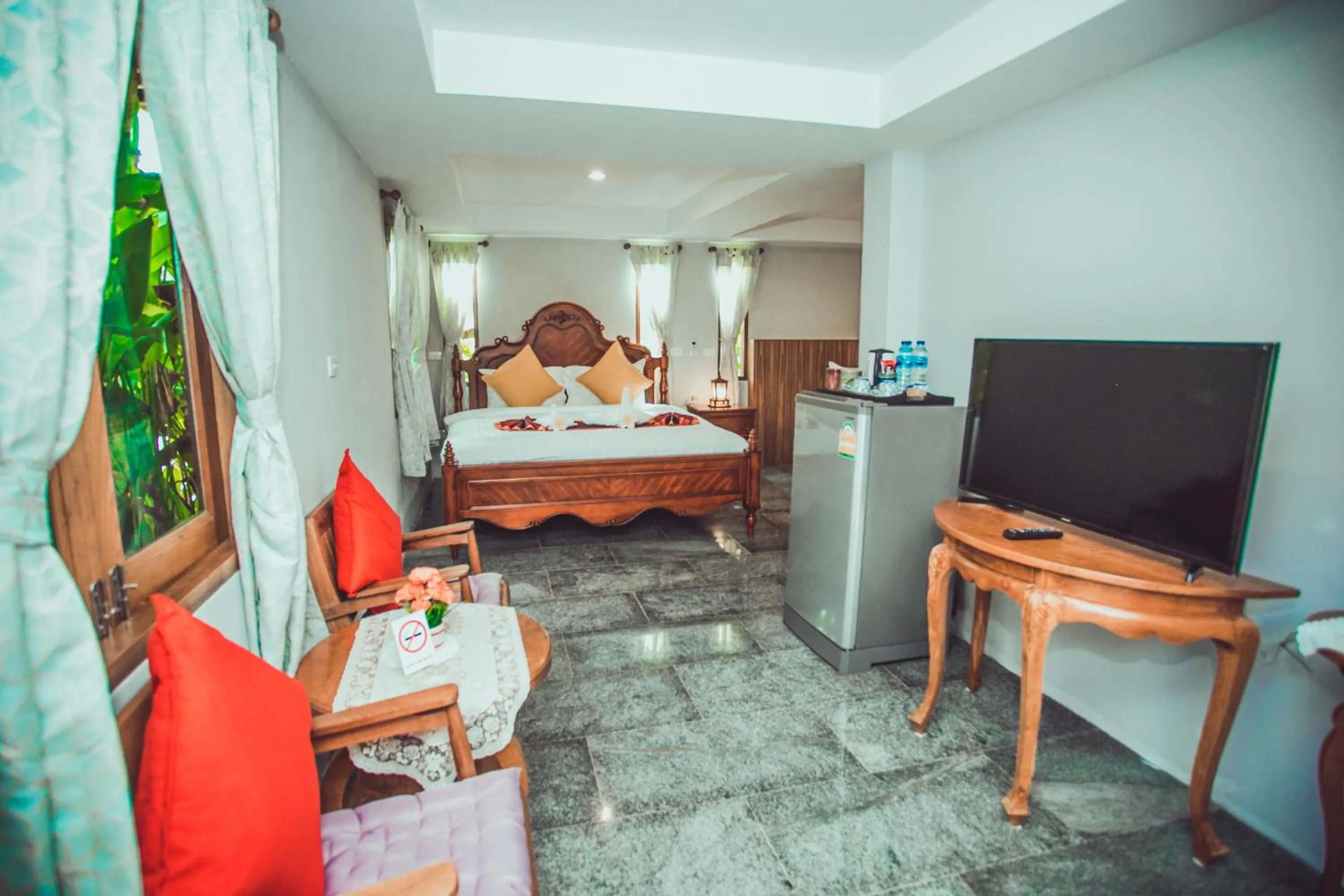 Photo of the whole room, Bed in Sasitara Thai Villas