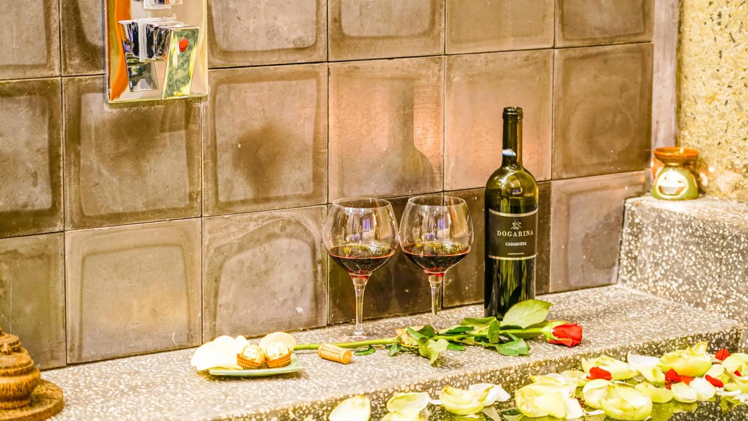 Shower in Sarina Boutique Hotel