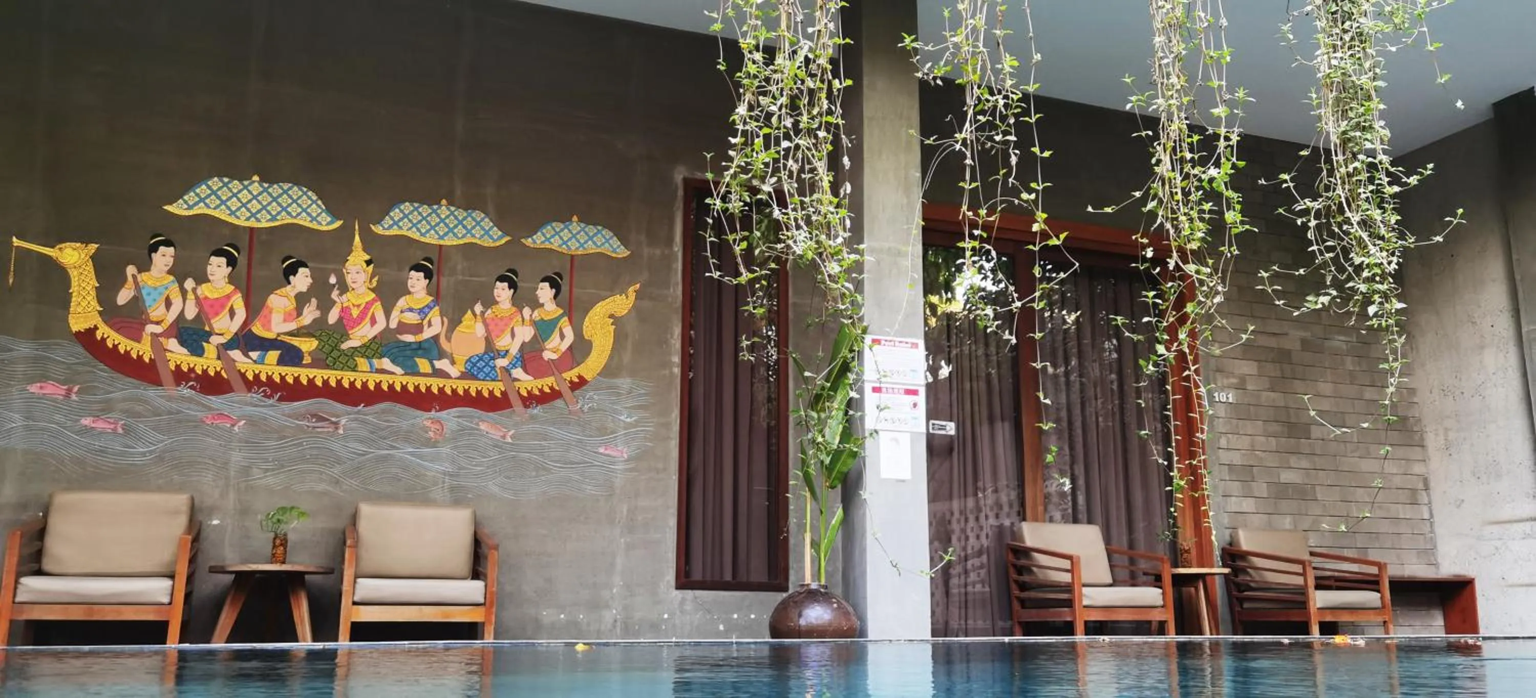 Swimming pool in Sarina Boutique Hotel