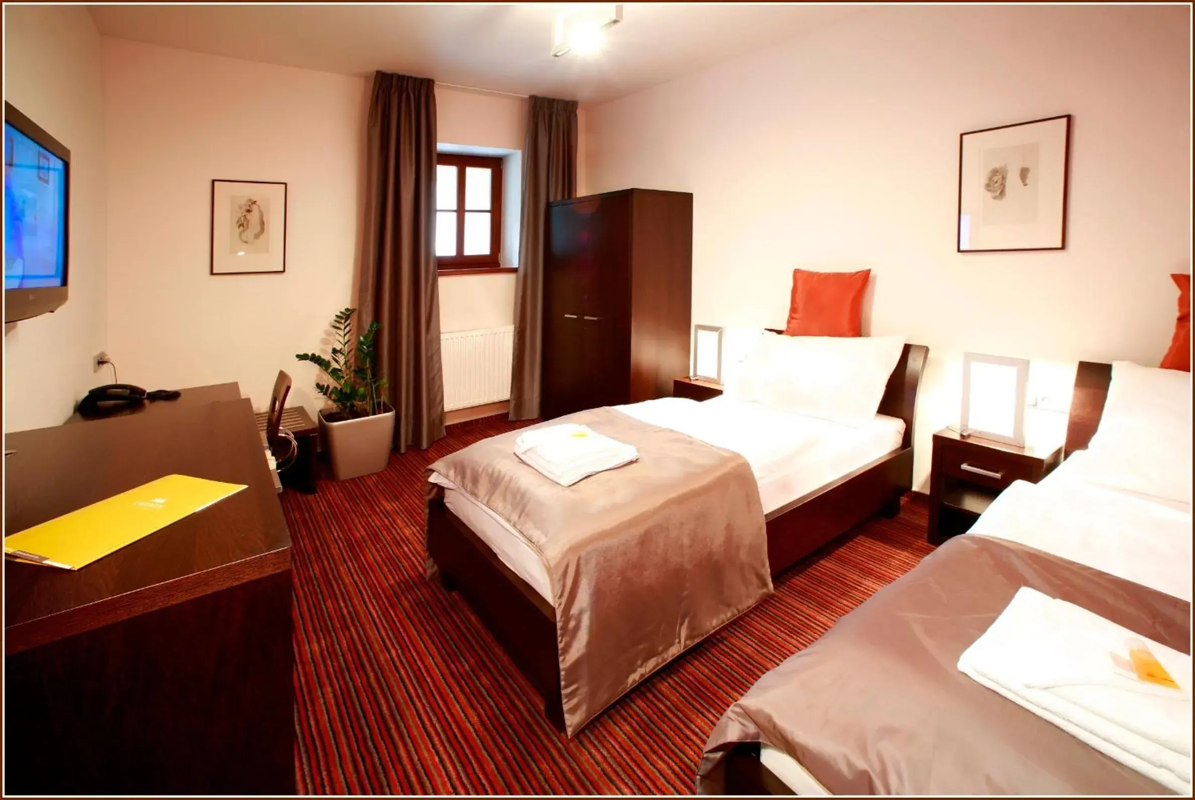 Triple Room in Hotel Lahofer Triple Room in Hotel Lahofer