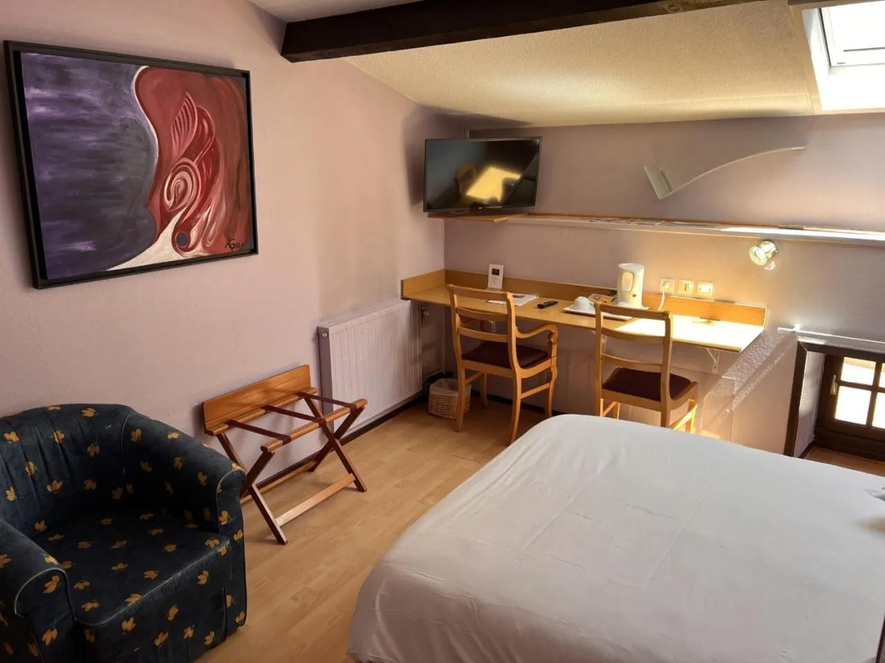 Photo of the whole room, Bed in Hostellerie Au rendez-vous des amis