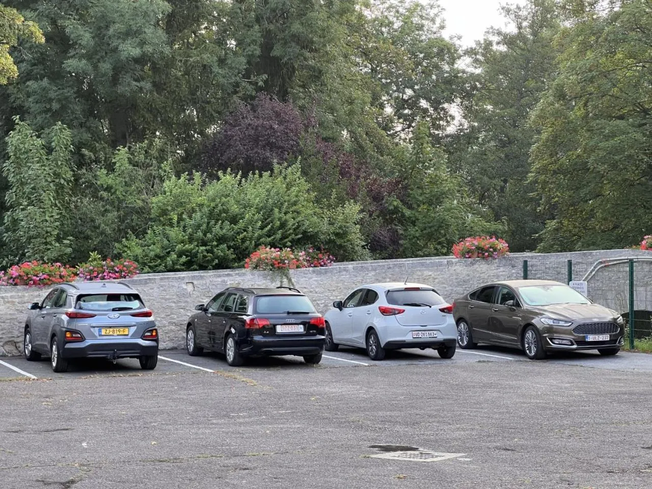 Parking in Hostellerie Au rendez-vous des amis