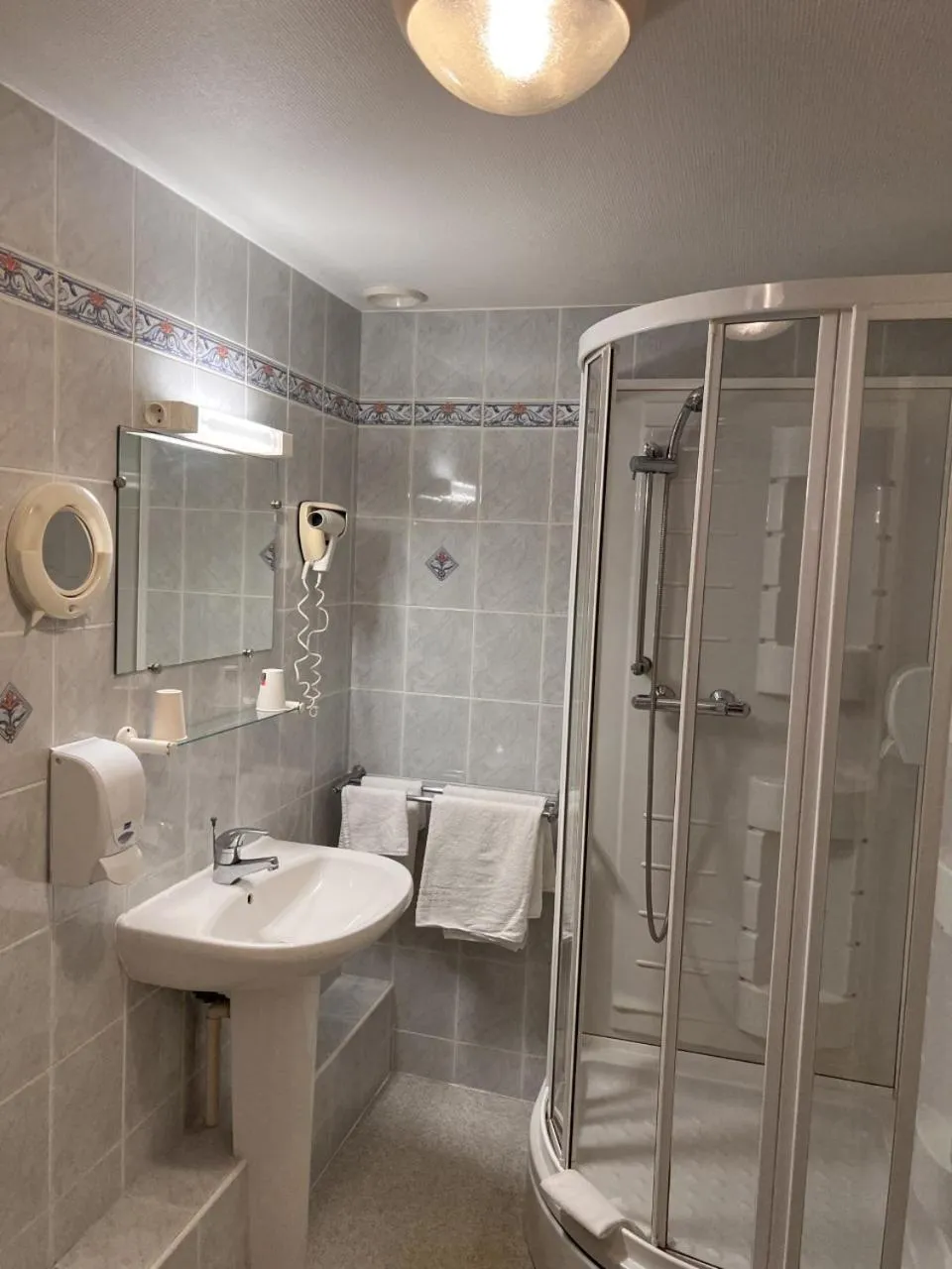 Bathroom in Hostellerie Au rendez-vous des amis