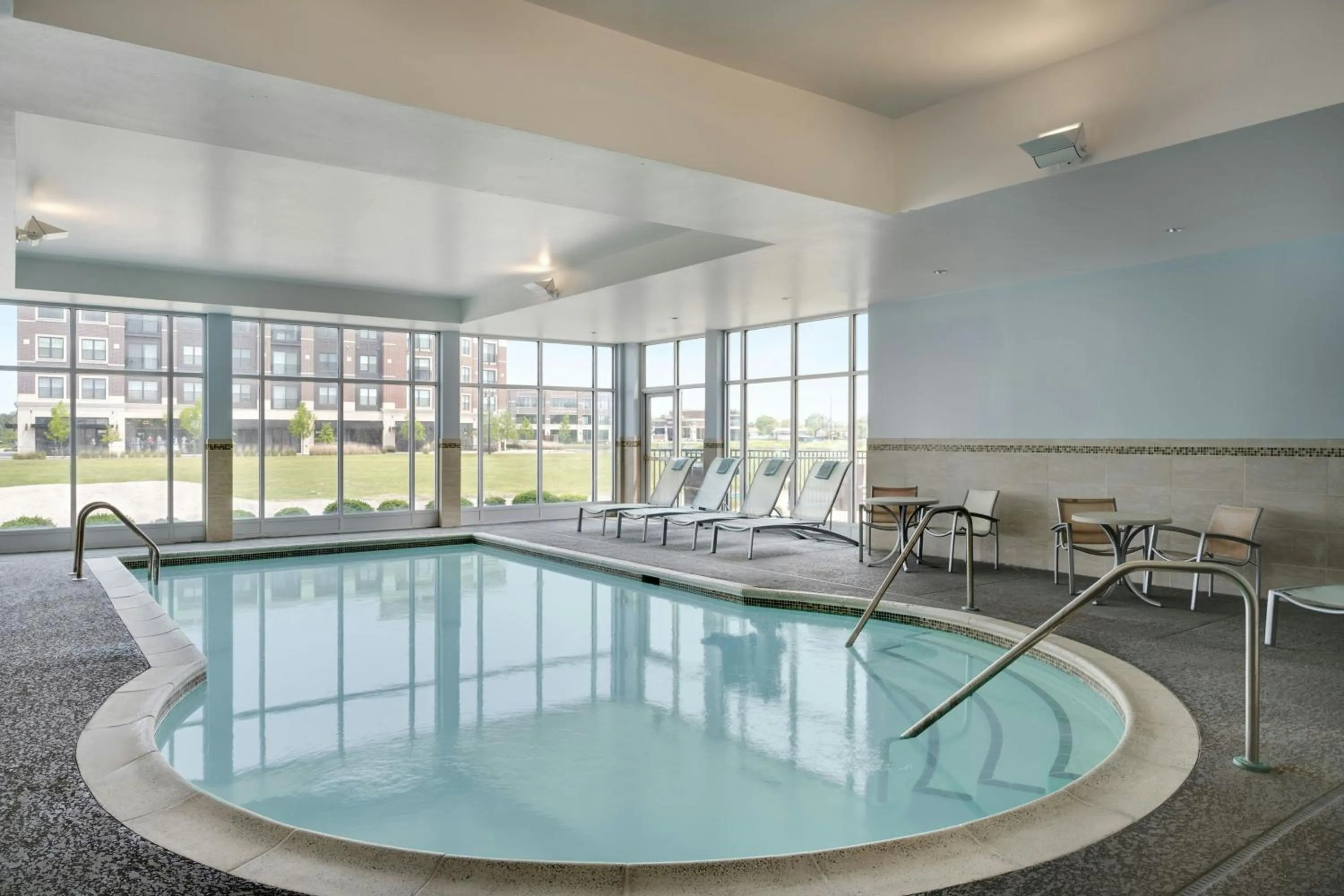 Swimming pool in SpringHill Suites by Marriott Chicago Southeast/Munster, IN