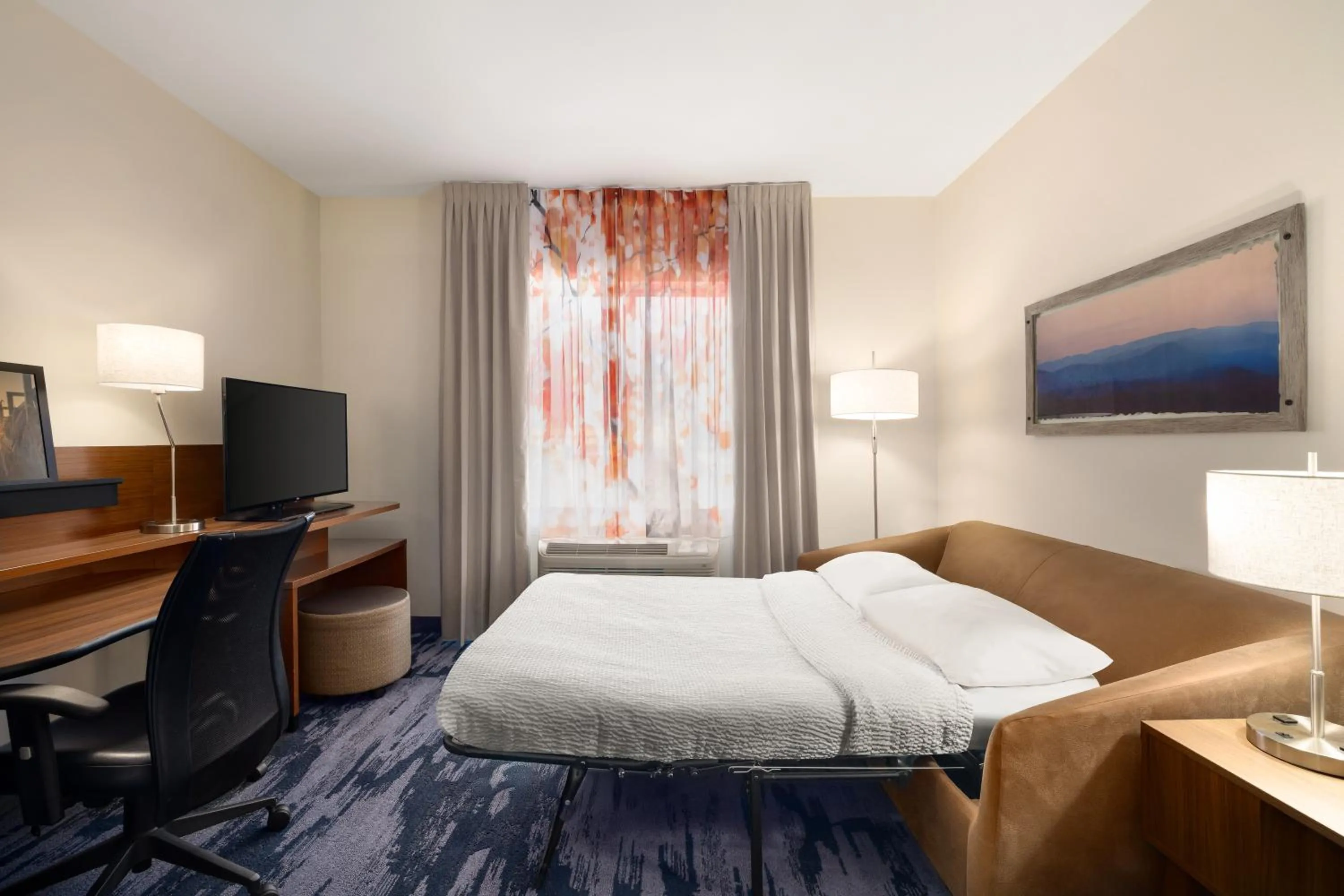 Bed in Fairfield Inn & Suites by Marriott West Monroe