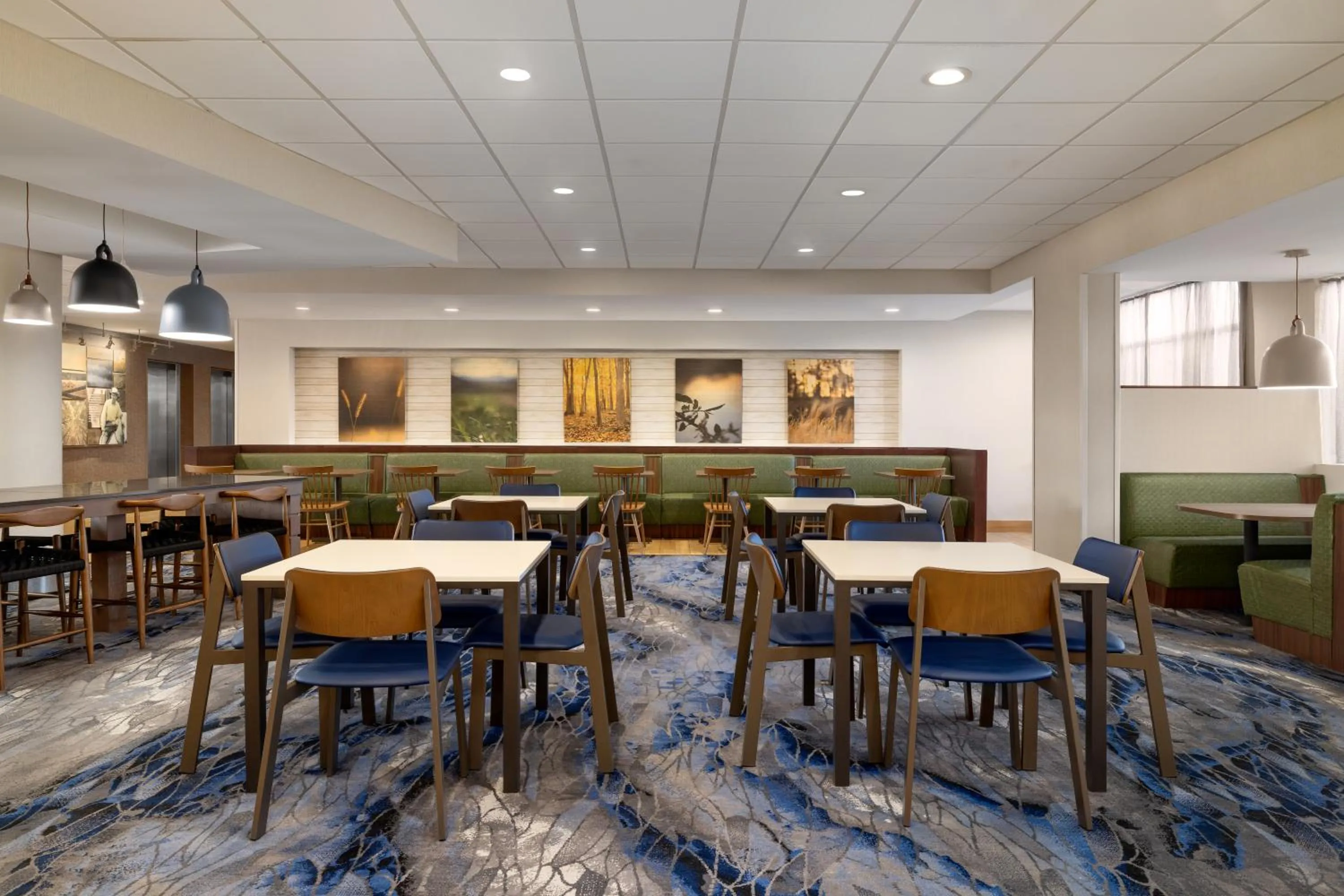 Breakfast in Fairfield Inn & Suites by Marriott West Monroe