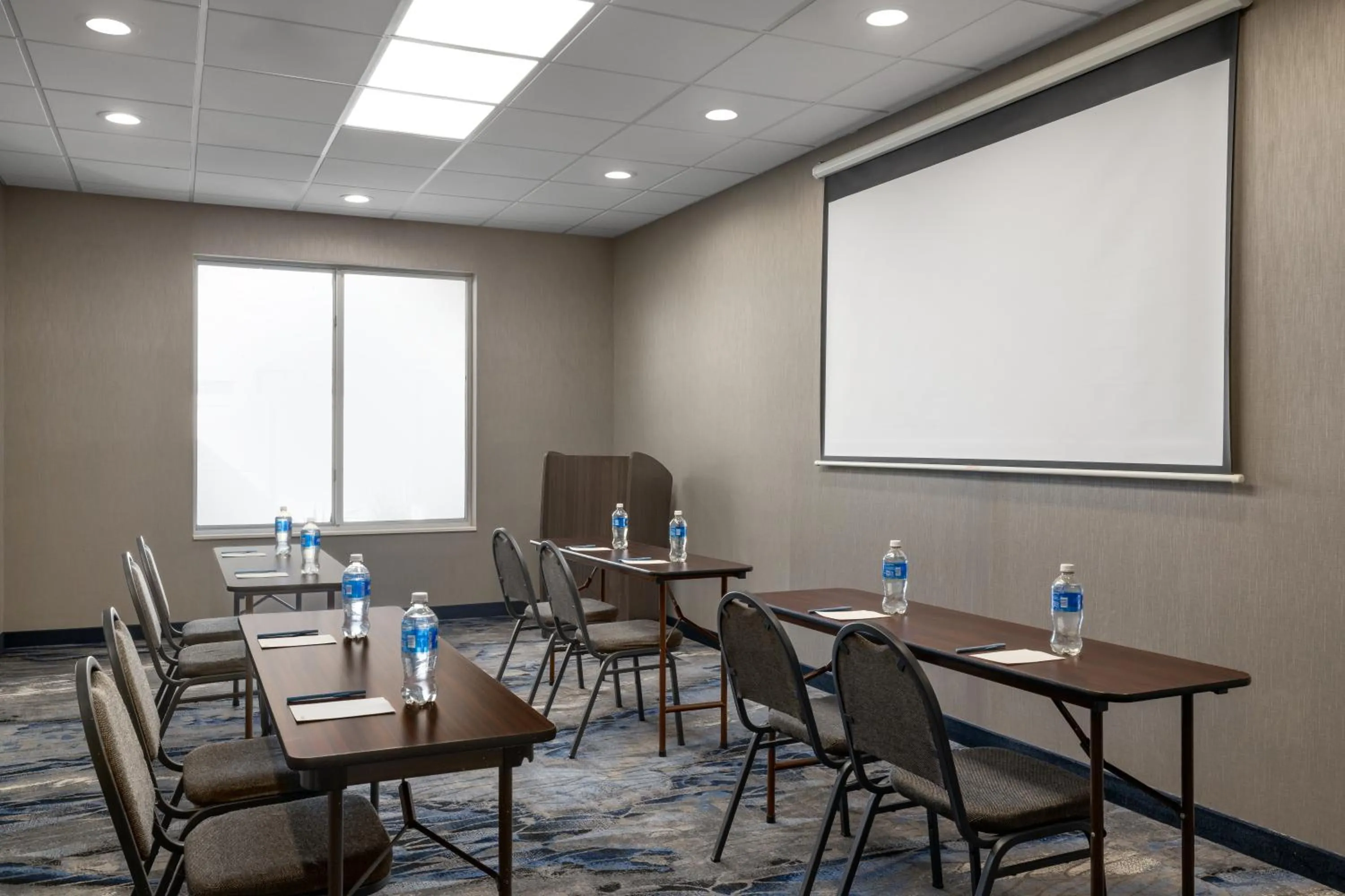 Meeting/conference room in Fairfield Inn & Suites by Marriott West Monroe