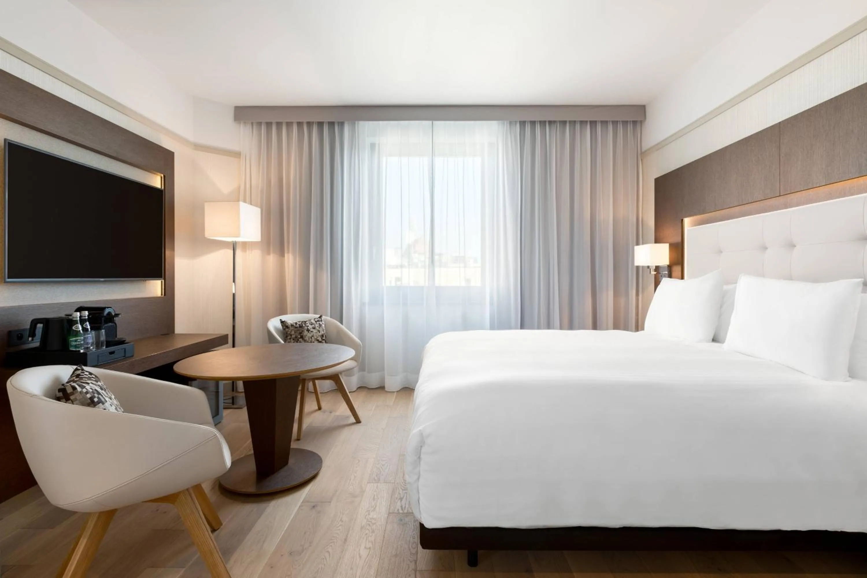 Photo of the whole room, Bed in AC Hotel by Marriott Wroclaw