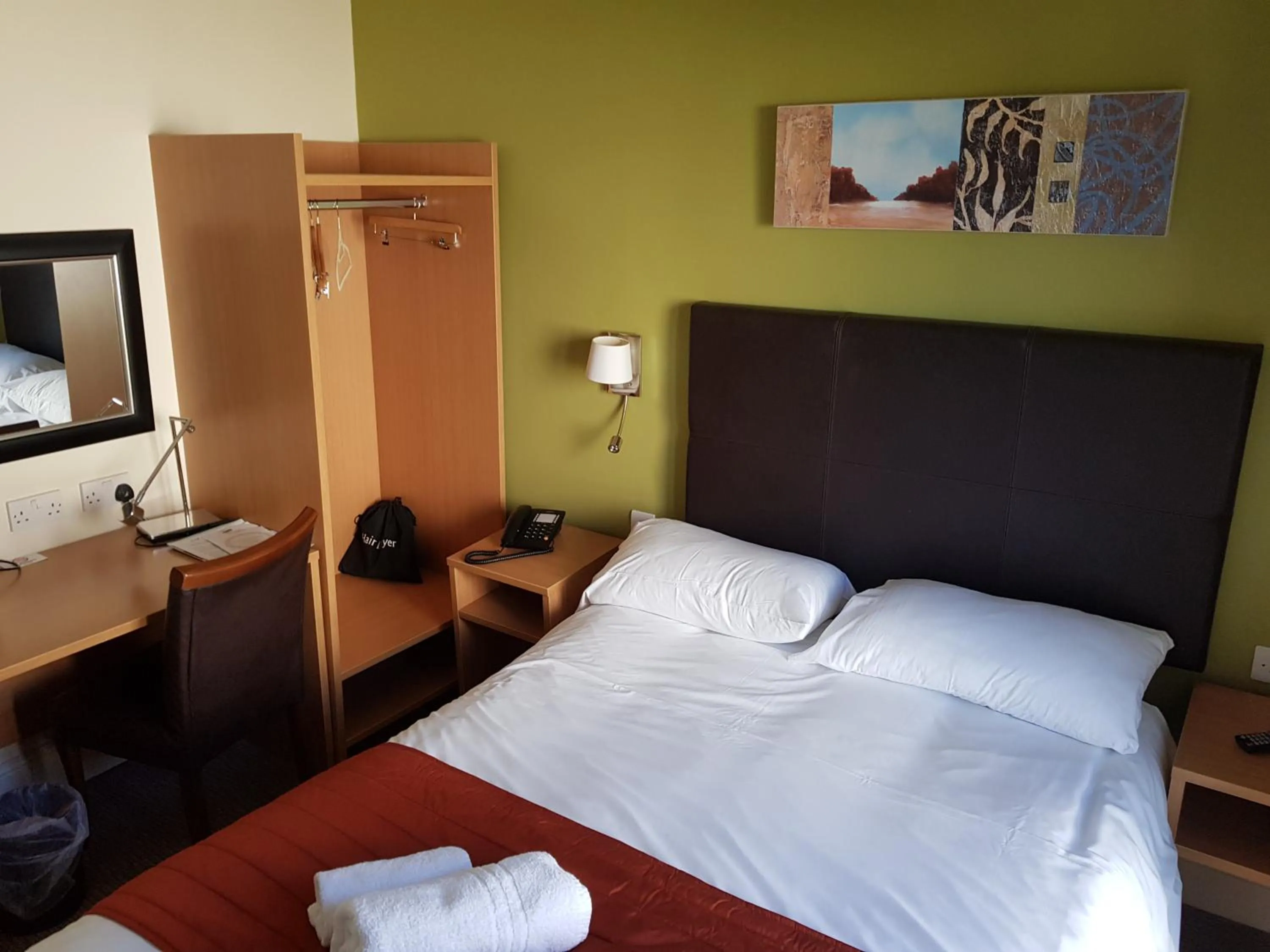 Bed in Rose And Crown