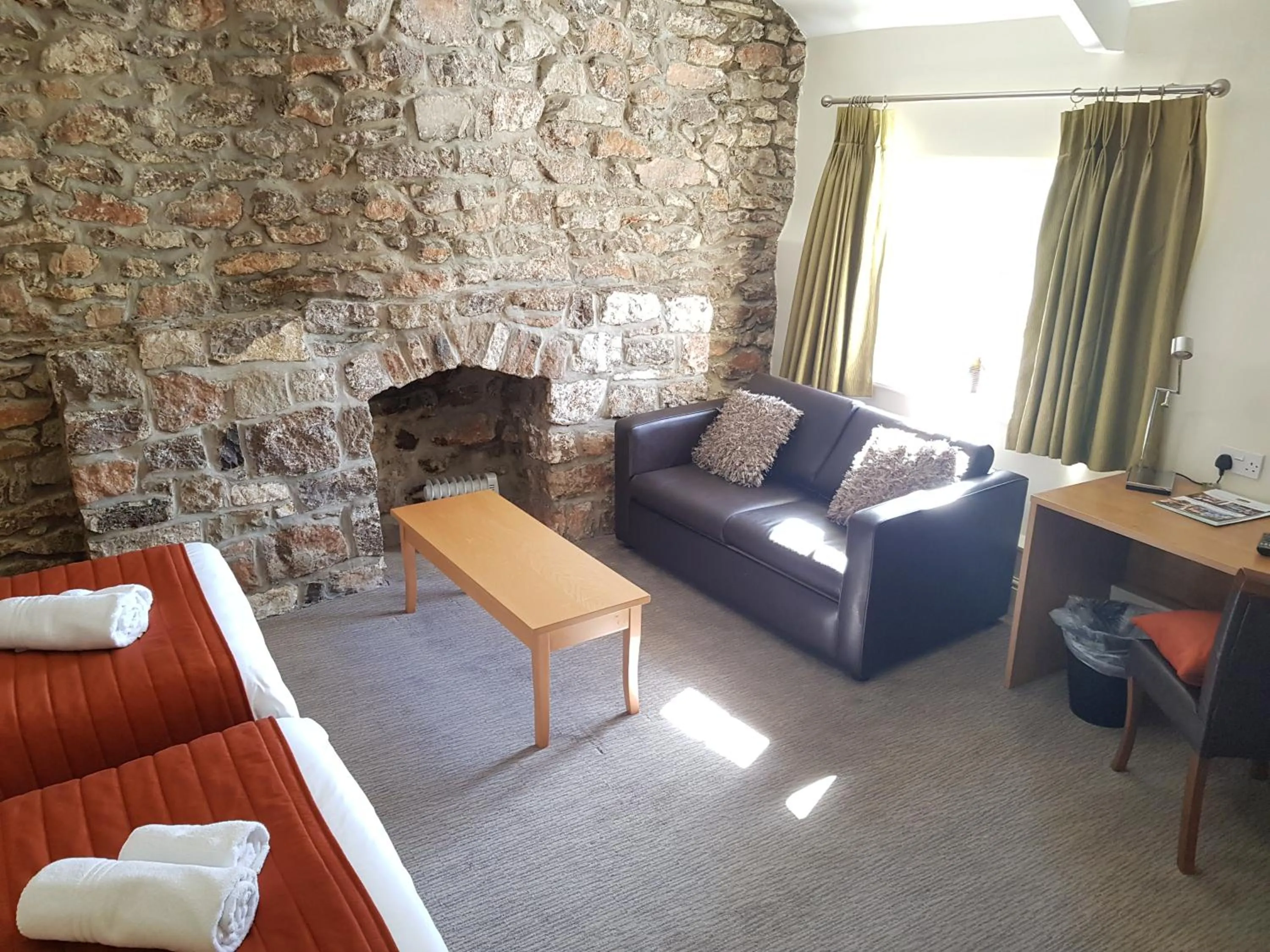 Bed in Rose And Crown