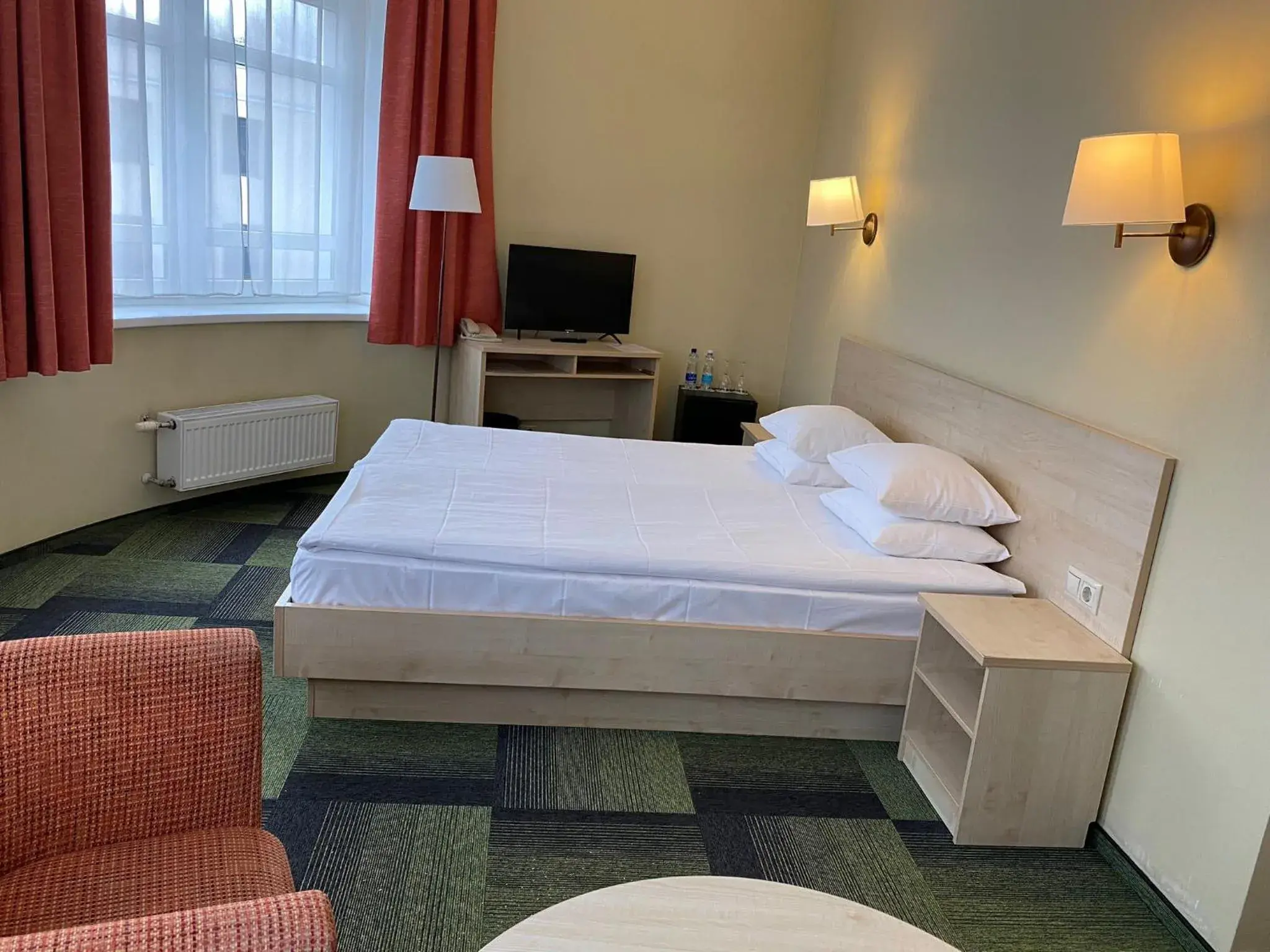 Deluxe Double Room with Bath in Kolonna Hotel Rēzekne Deluxe Double Room with Bath in Kolonna Hotel Rēzekne