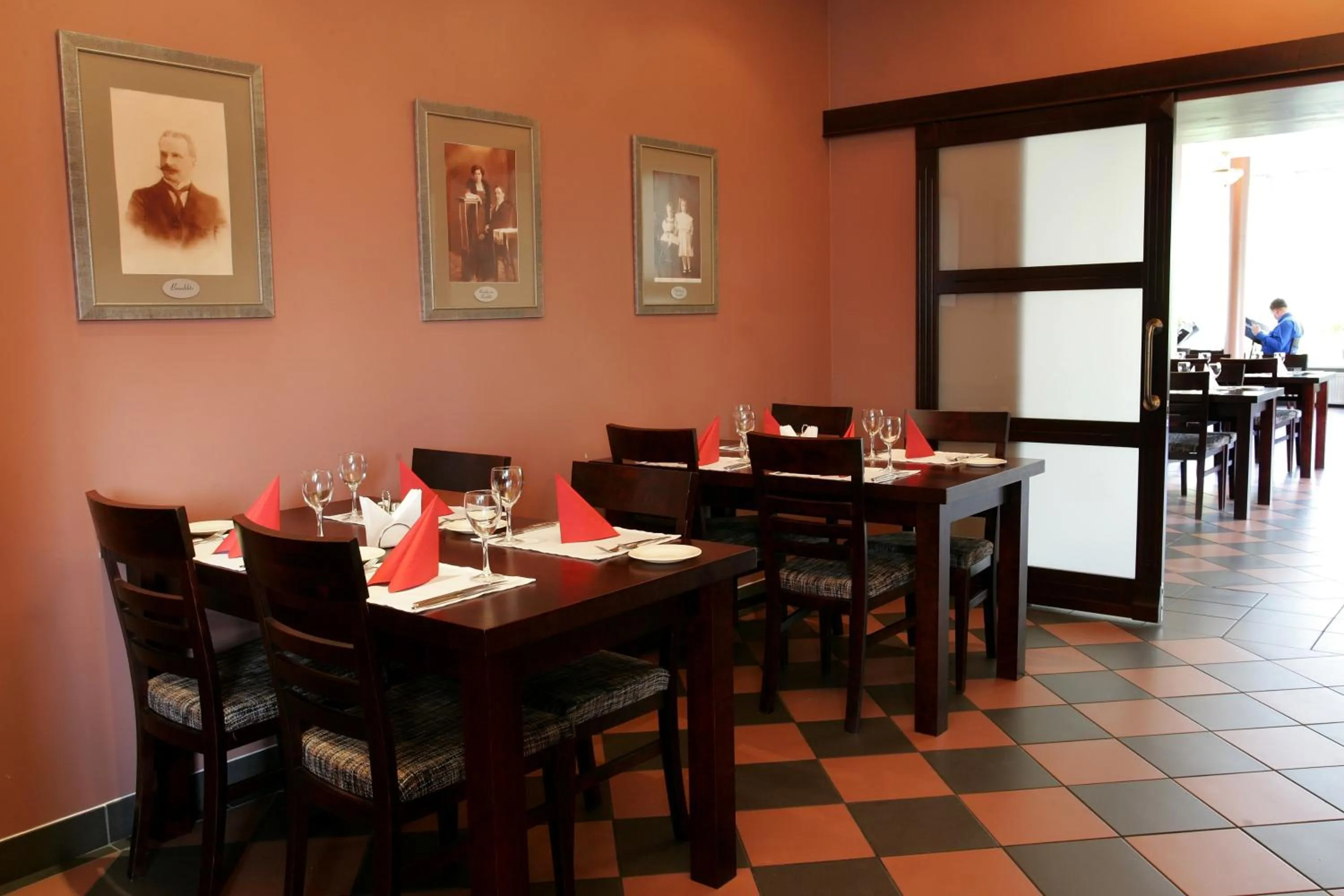 Restaurant/places to eat in Kolonna Hotel Rēzekne