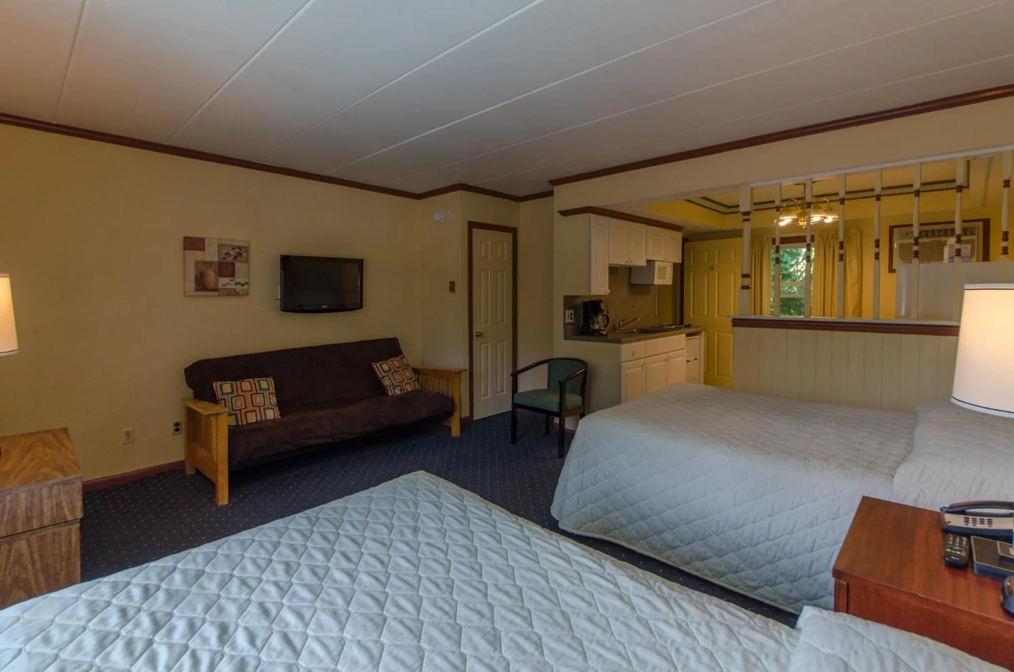 Bed in Hyland Motor Inn