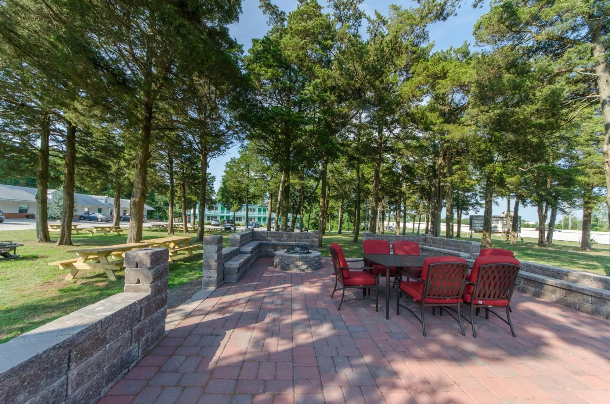 BBQ facilities in Hyland Motor Inn