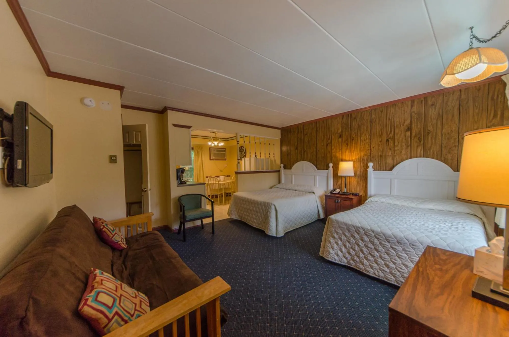 Bed in Hyland Motor Inn