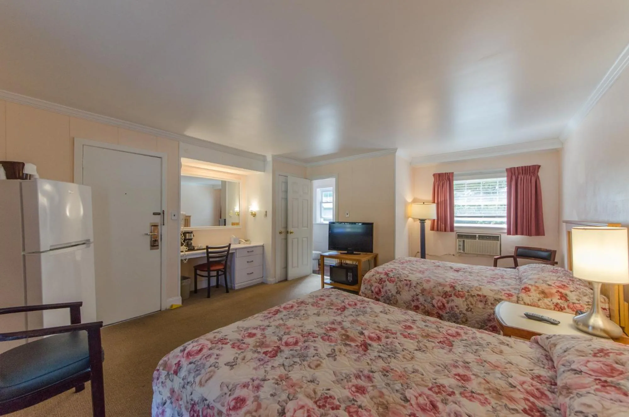 Bed in Hyland Motor Inn