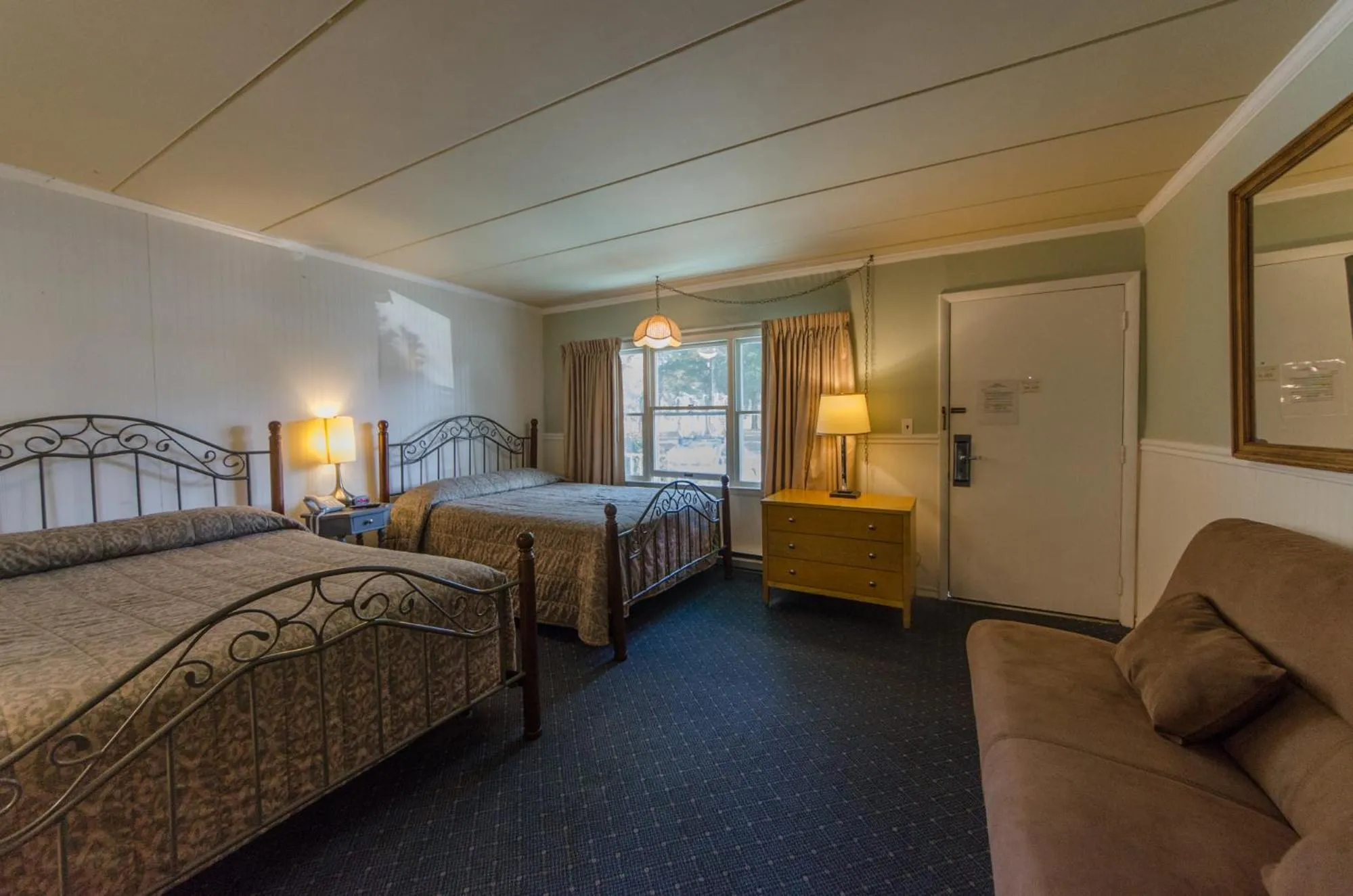 Bed in Hyland Motor Inn