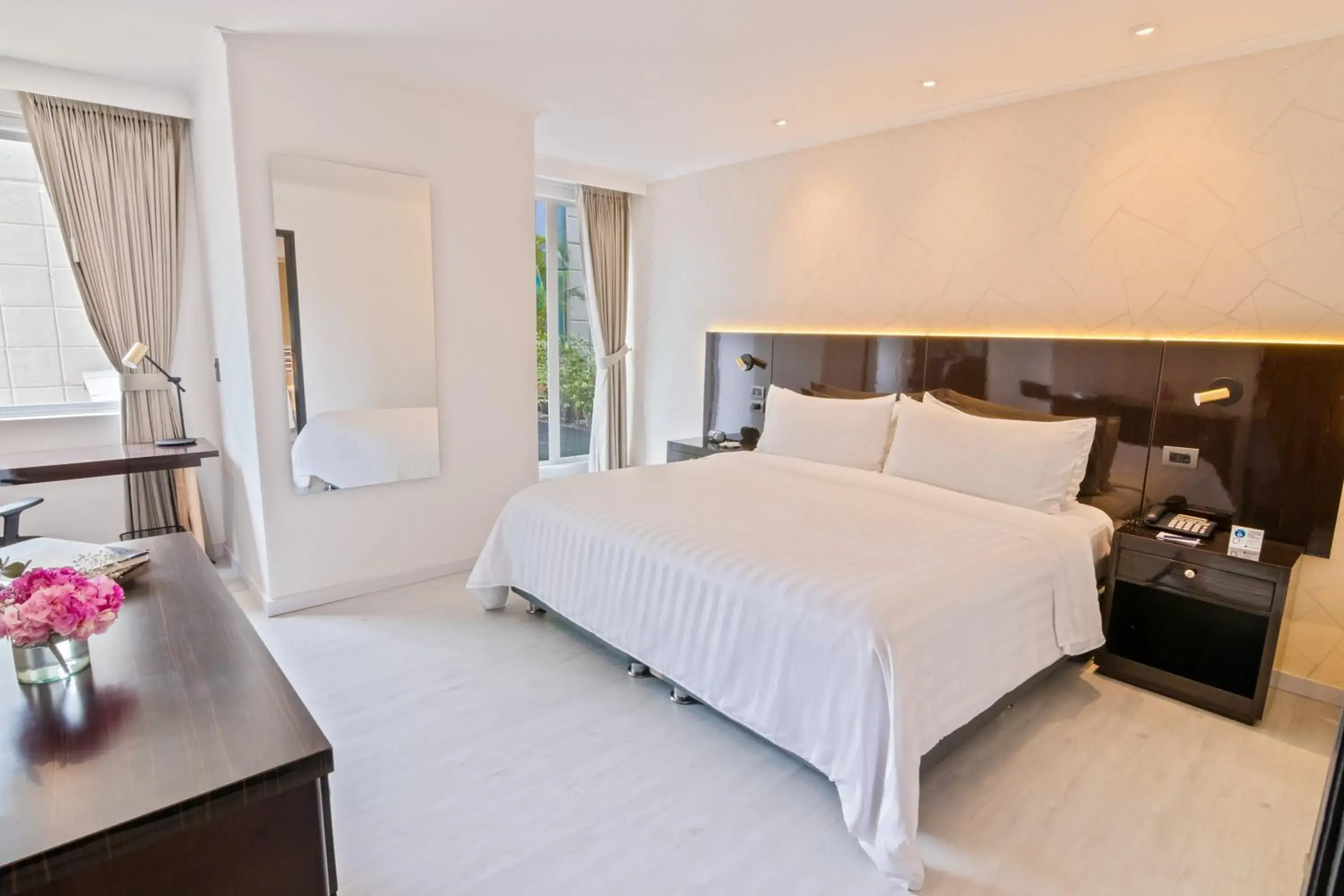 Classic King Room in GHL Hotel Portón Medellín Classic King Room in GHL Hotel Portón Medellín