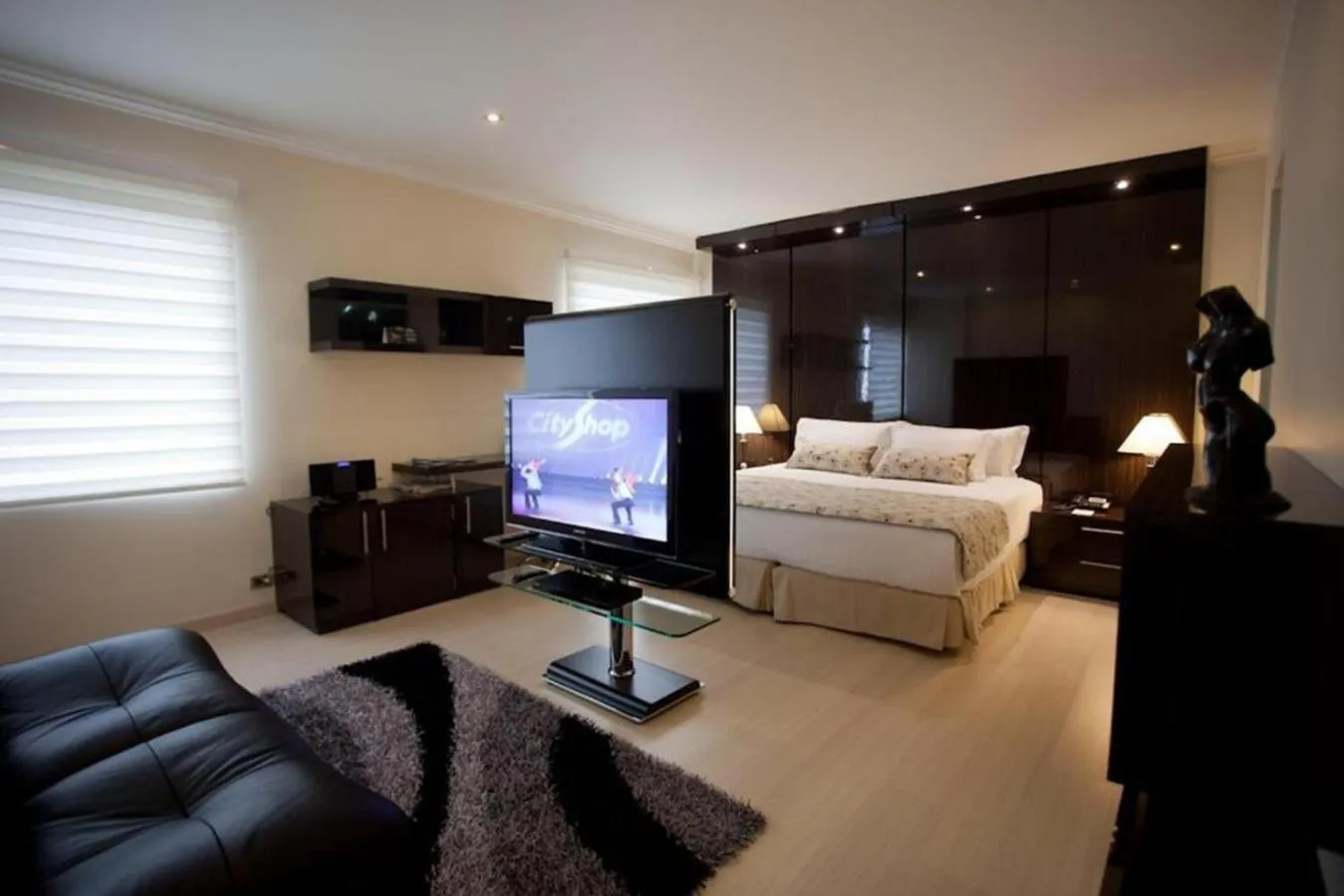 TV and multimedia in GHL Hotel Portón Medellín