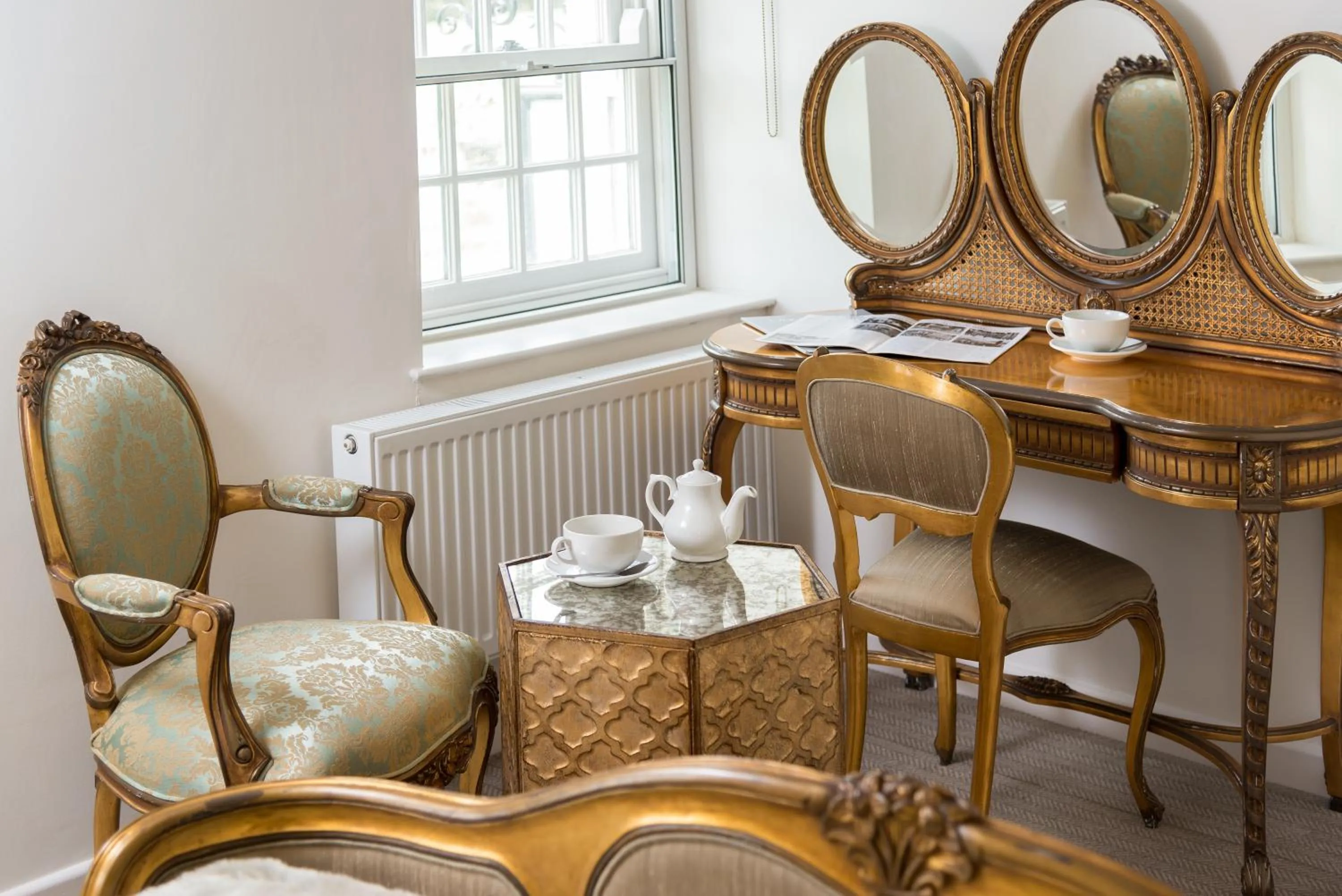 Bedroom in The Traveller's Rest