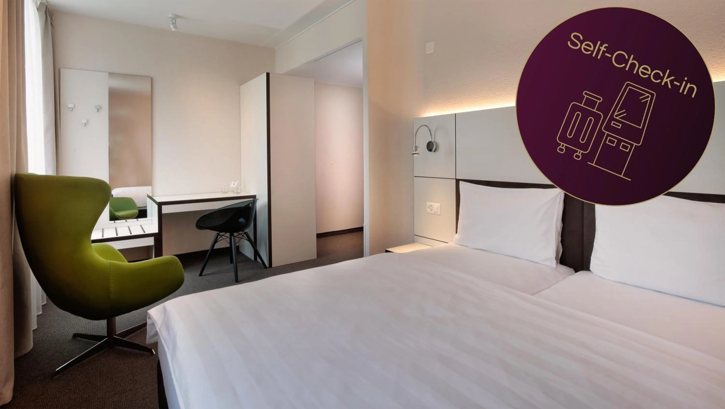 Photo of the whole room, Bed in b-smart motel Basel