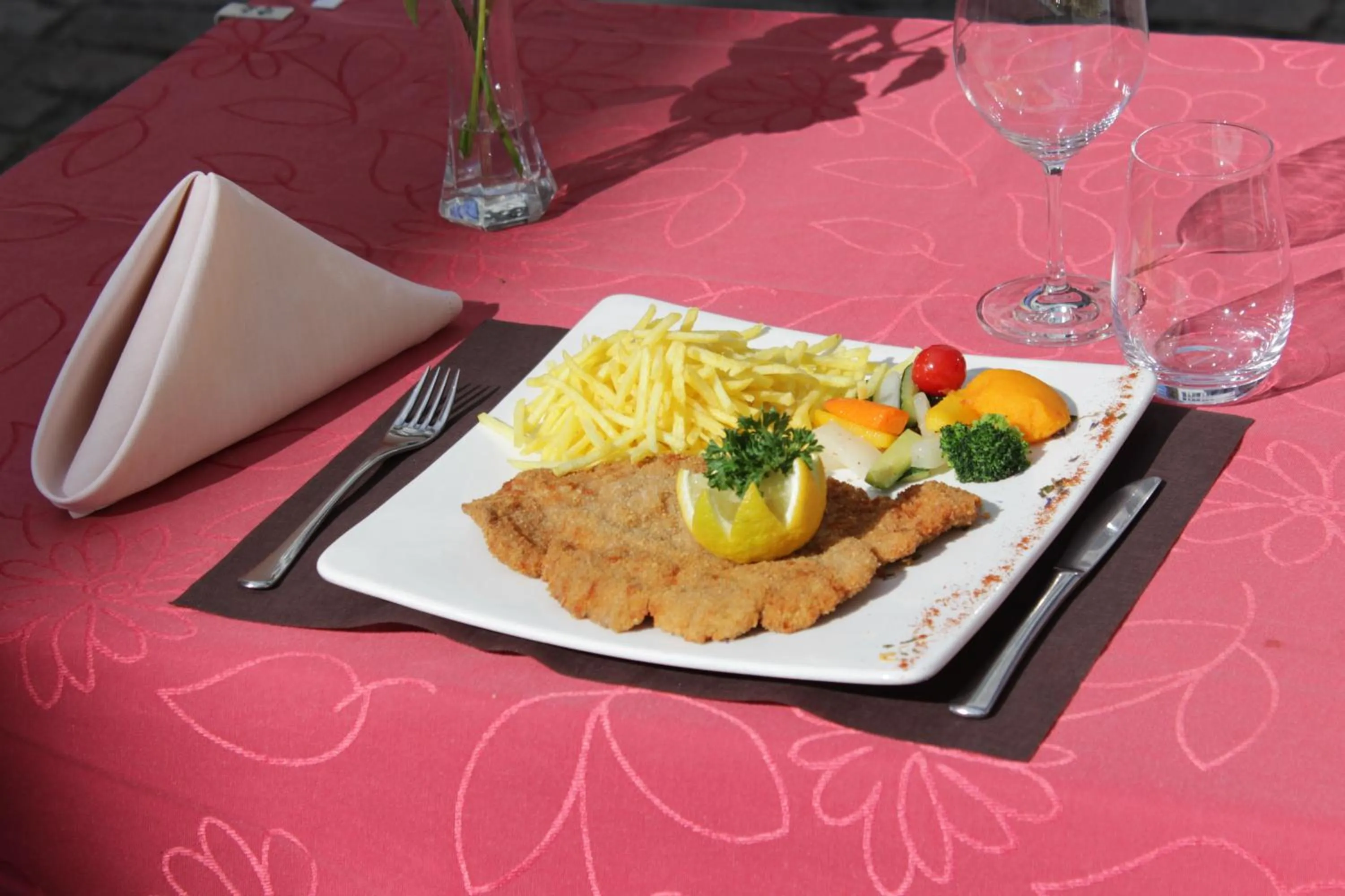 Restaurant/places to eat in Hostellerie du XVI Siècle