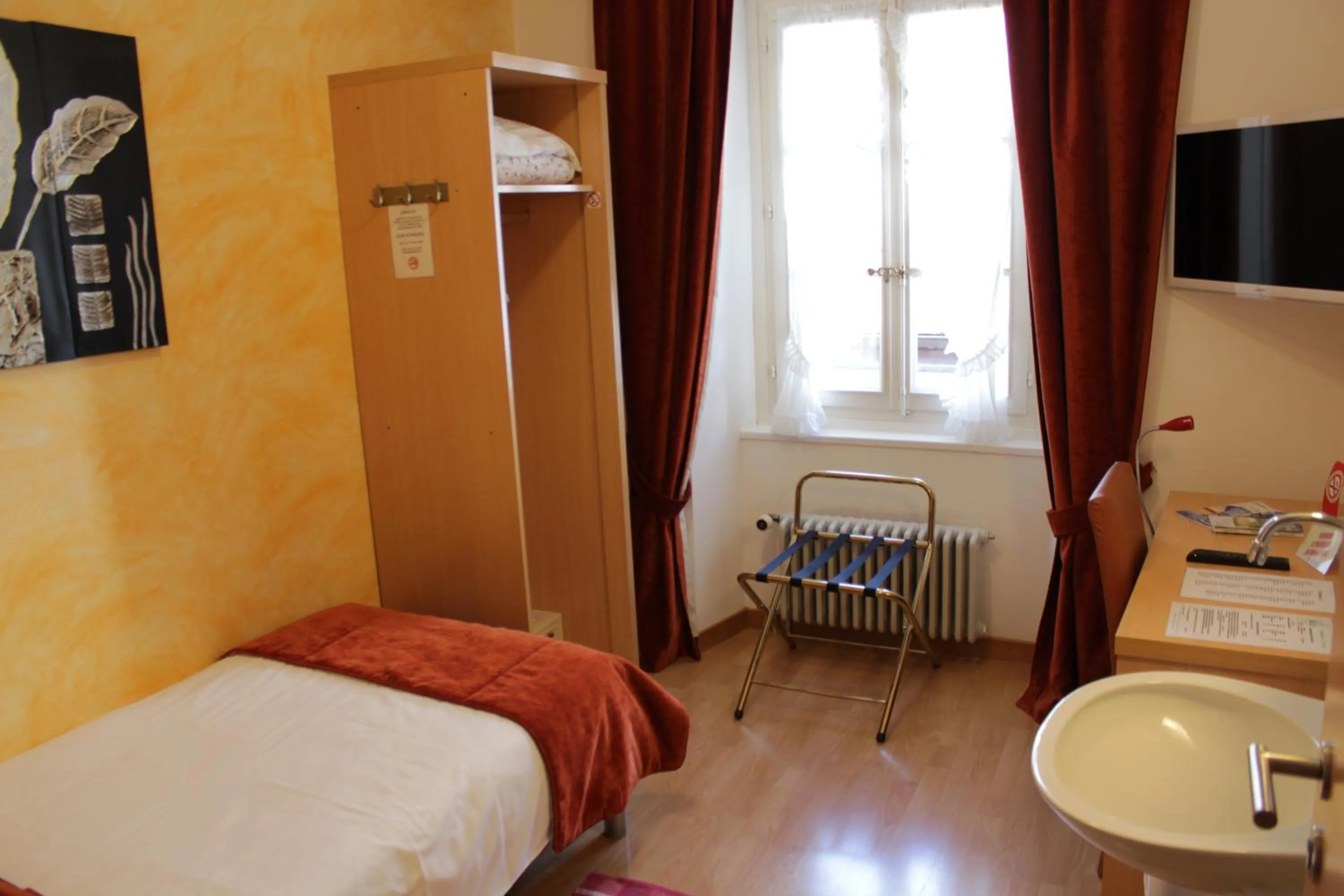 Bed in Hostellerie du XVI Siècle