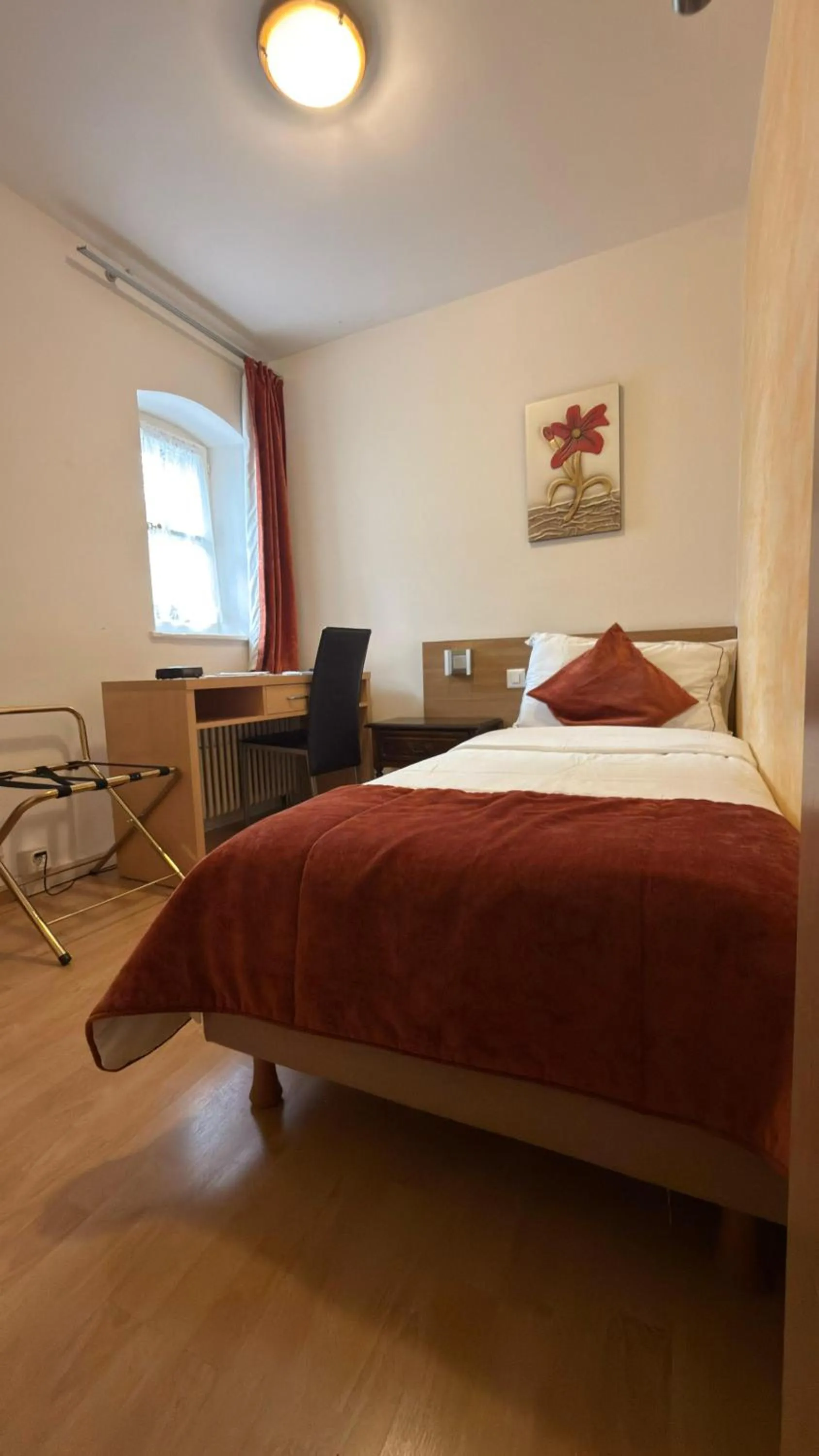 Bed in Hostellerie du XVI Siècle