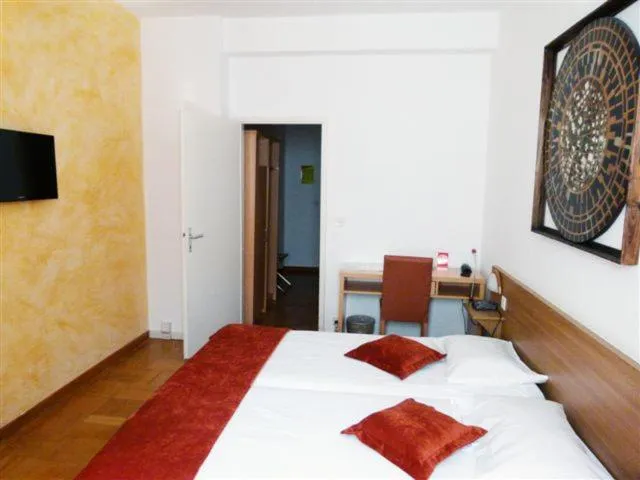 Bed in Hostellerie du XVI Siècle