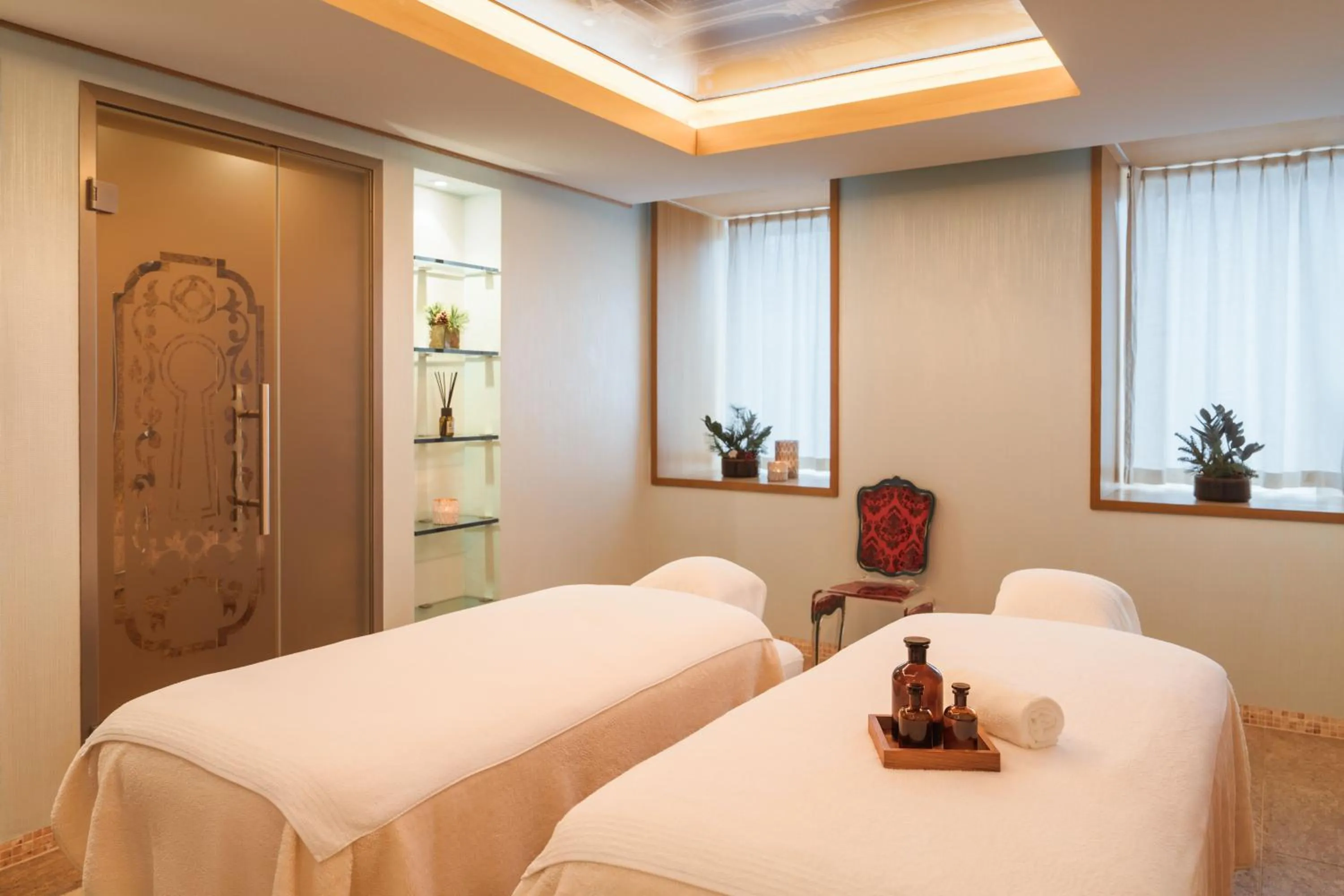 Spa and wellness centre/facilities, Bed in Carlton Hotel St Moritz - The Leading Hotels of the World