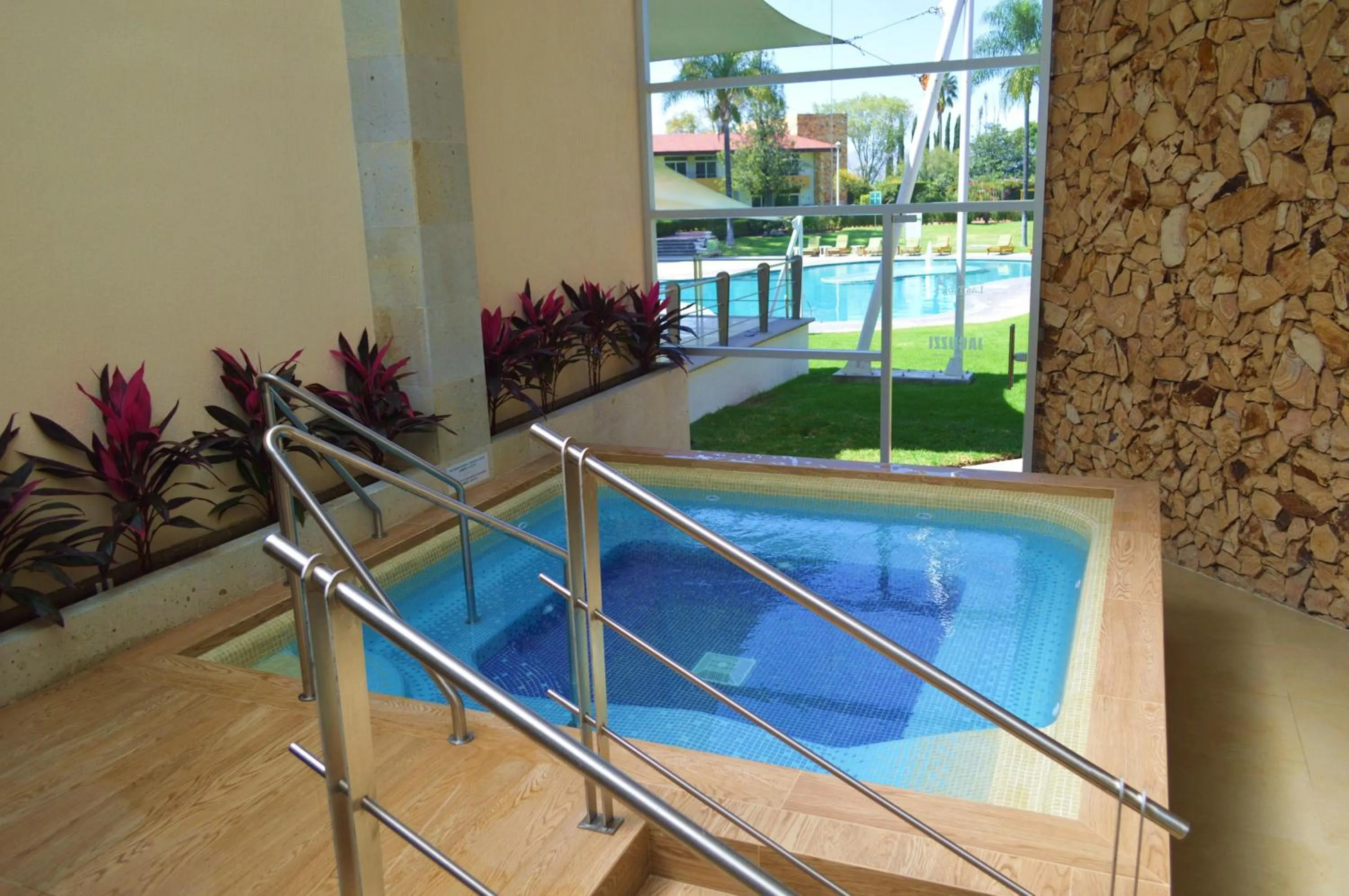 Swimming pool in Hotel Las Trojes