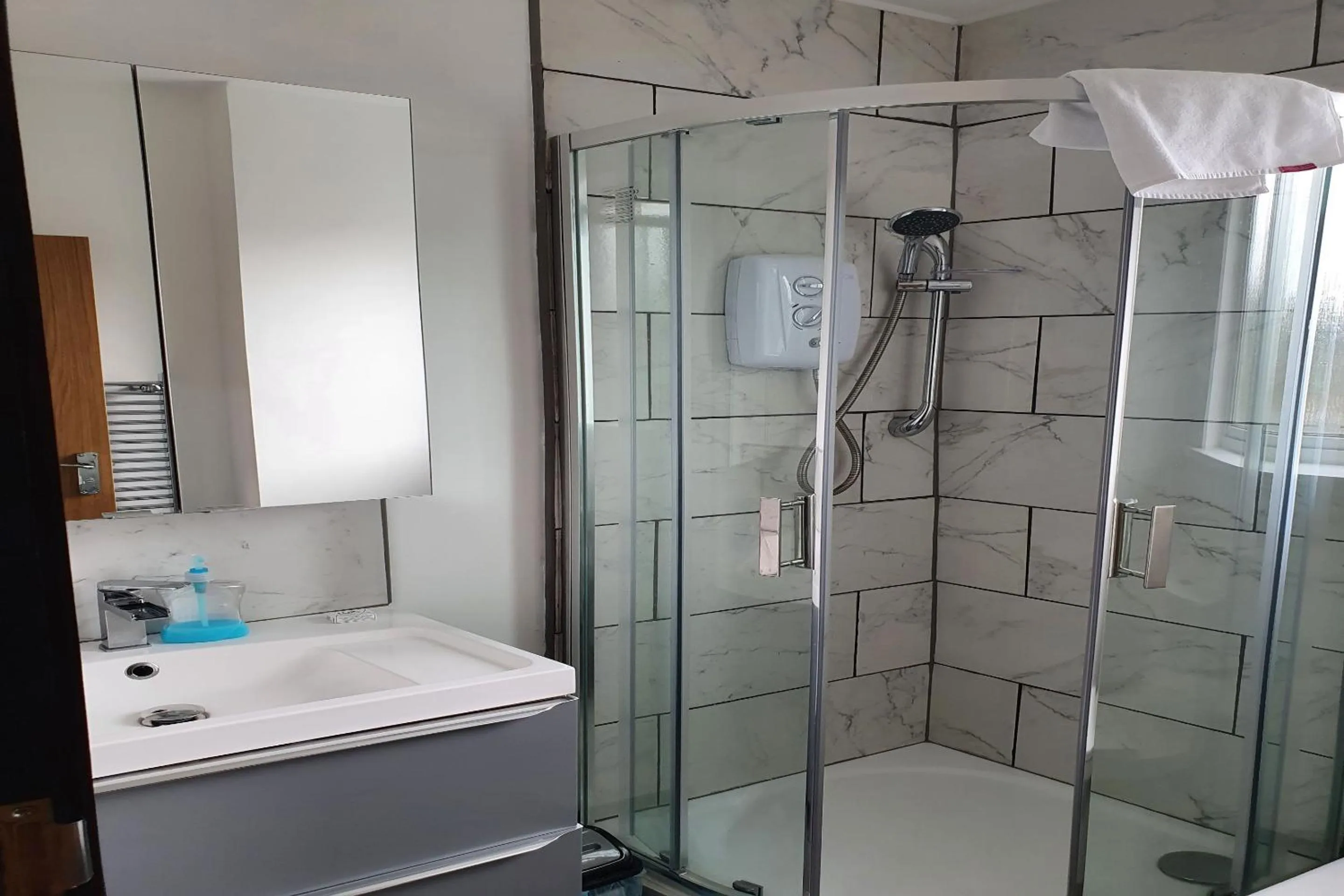 Bathroom in Devine Beach Hotel, Westcliff Southend-On-Sea