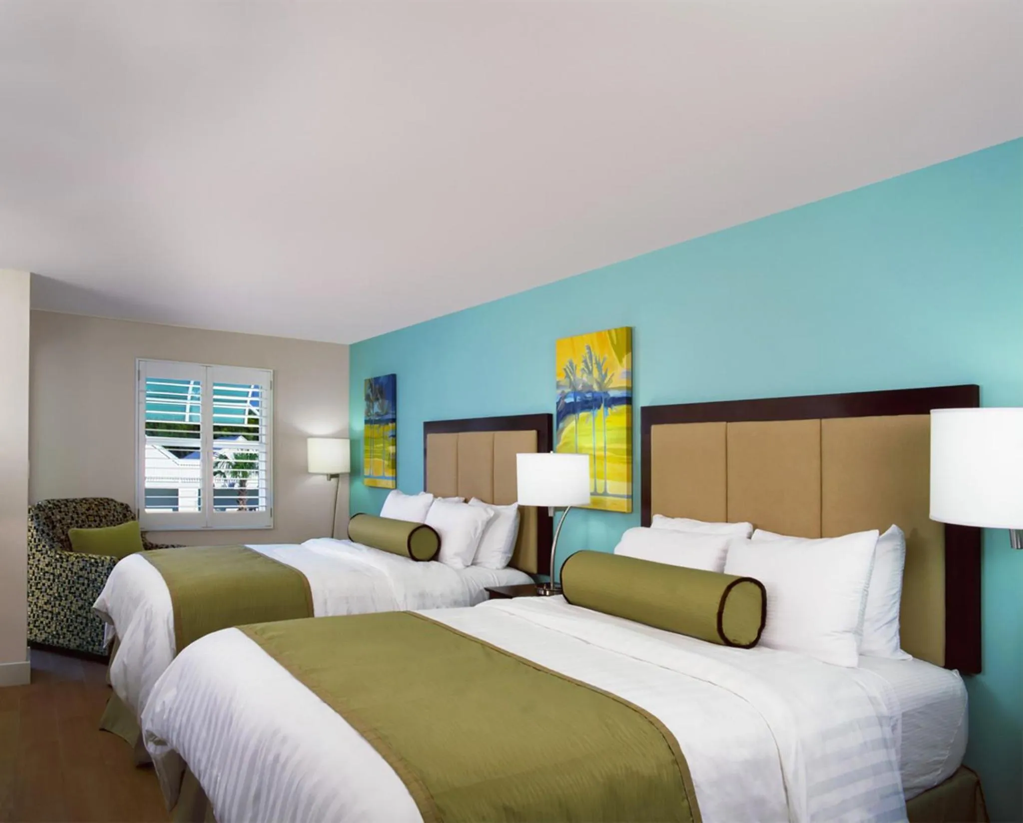 Bed in Silver Palms Inn