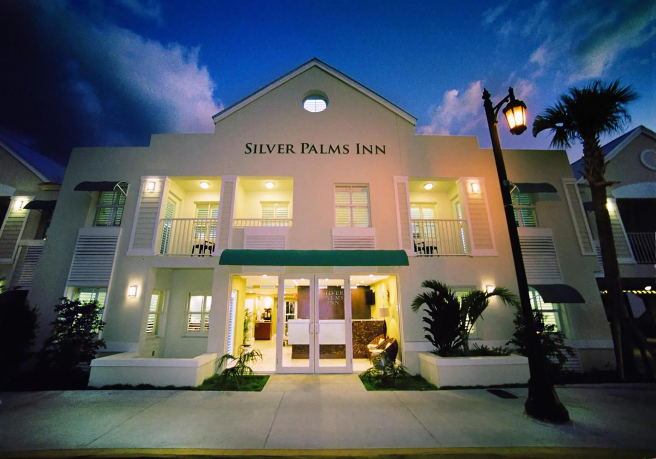 Property building in Silver Palms Inn