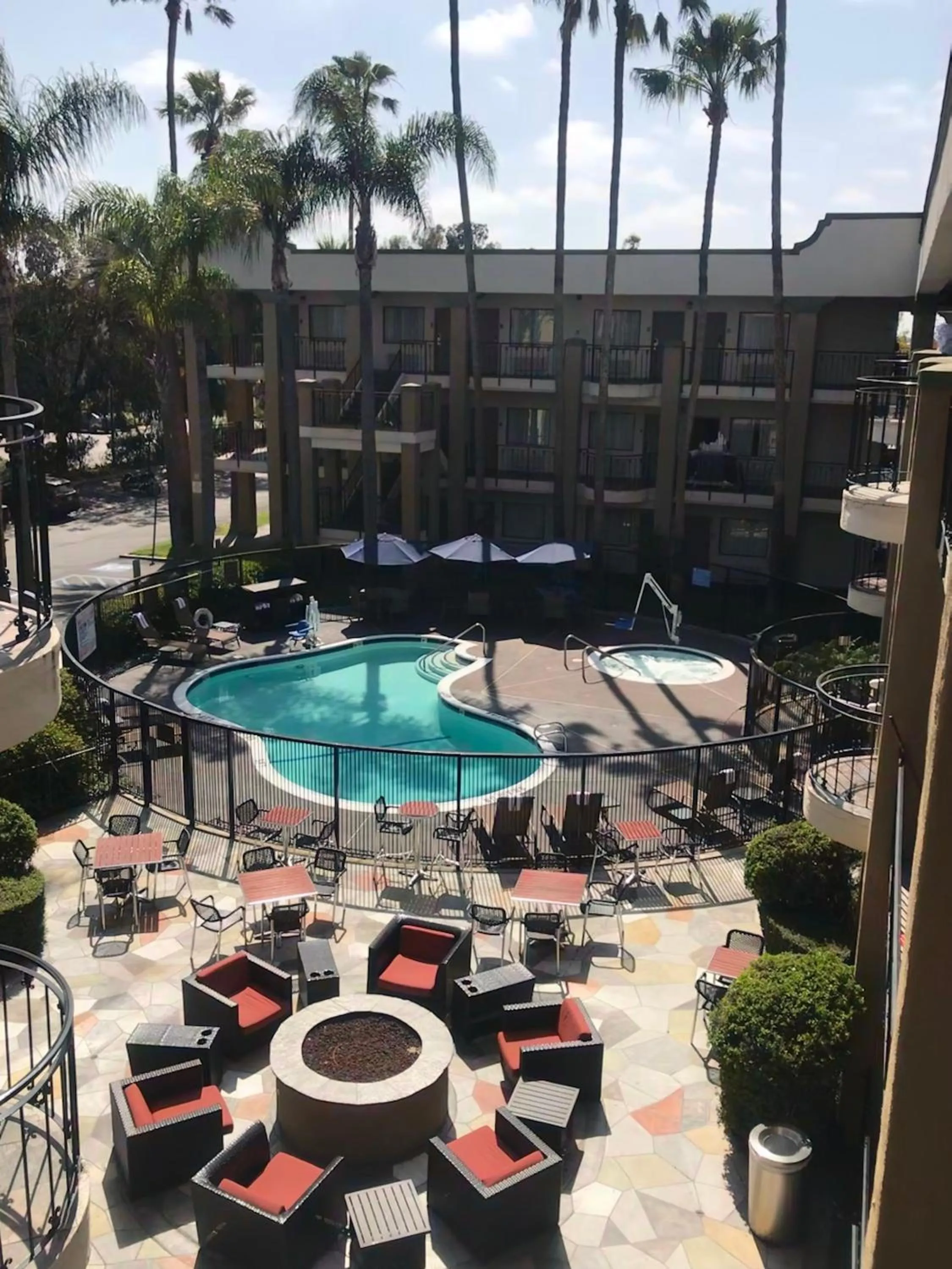Property building in Comfort Inn & Suites Orange County John Wayne Airport