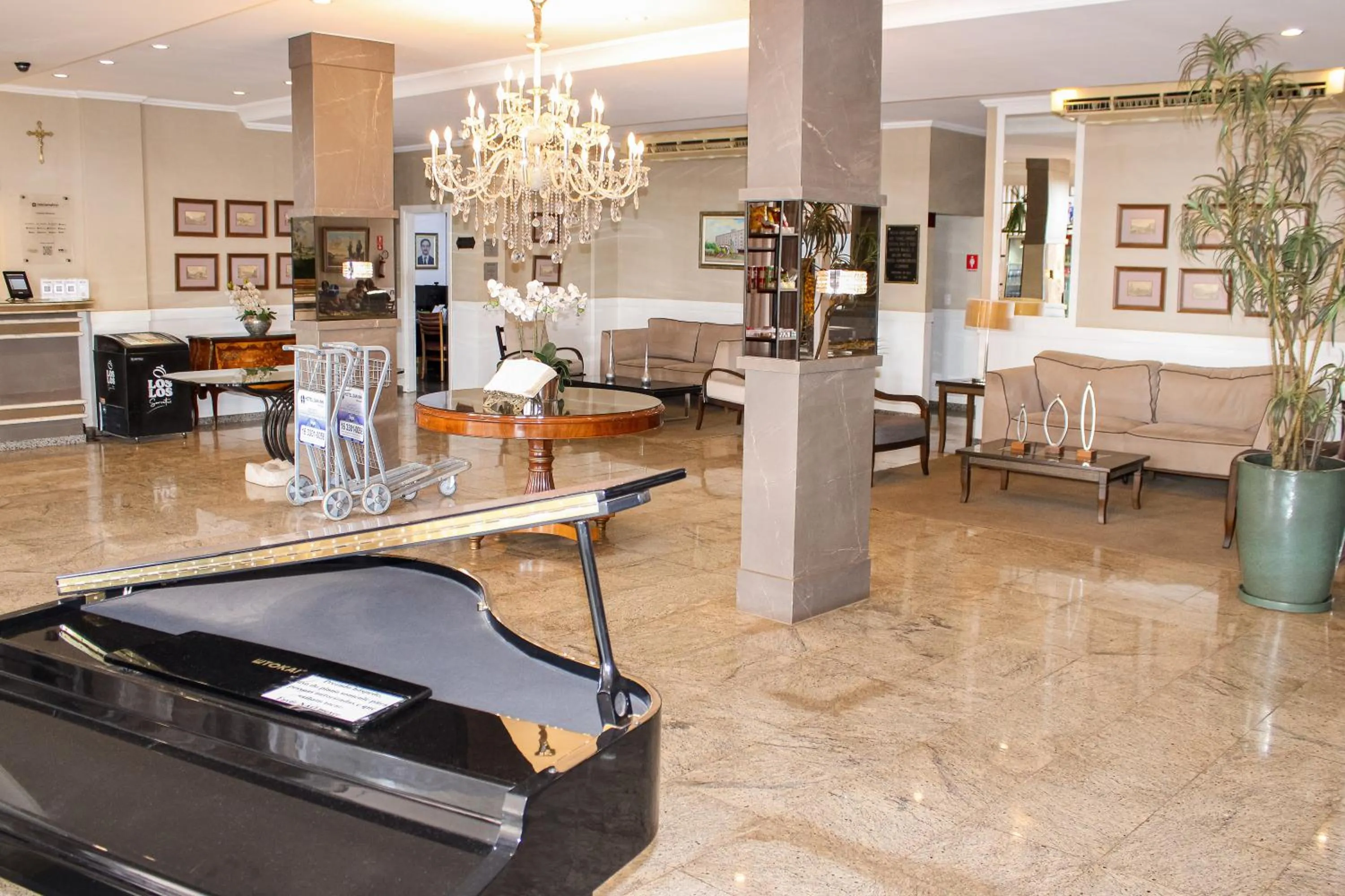 Lobby or reception in Hotel Dan Inn Araraquara by Nacional Inn