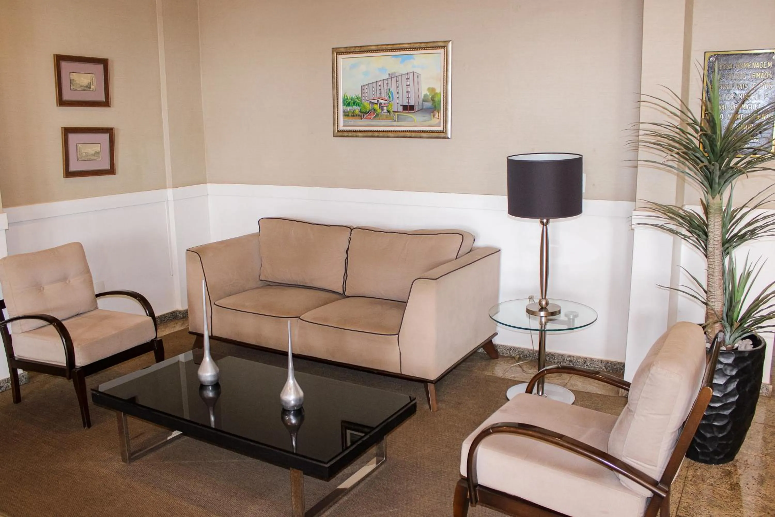 Lobby or reception in Hotel Dan Inn Araraquara by Nacional Inn