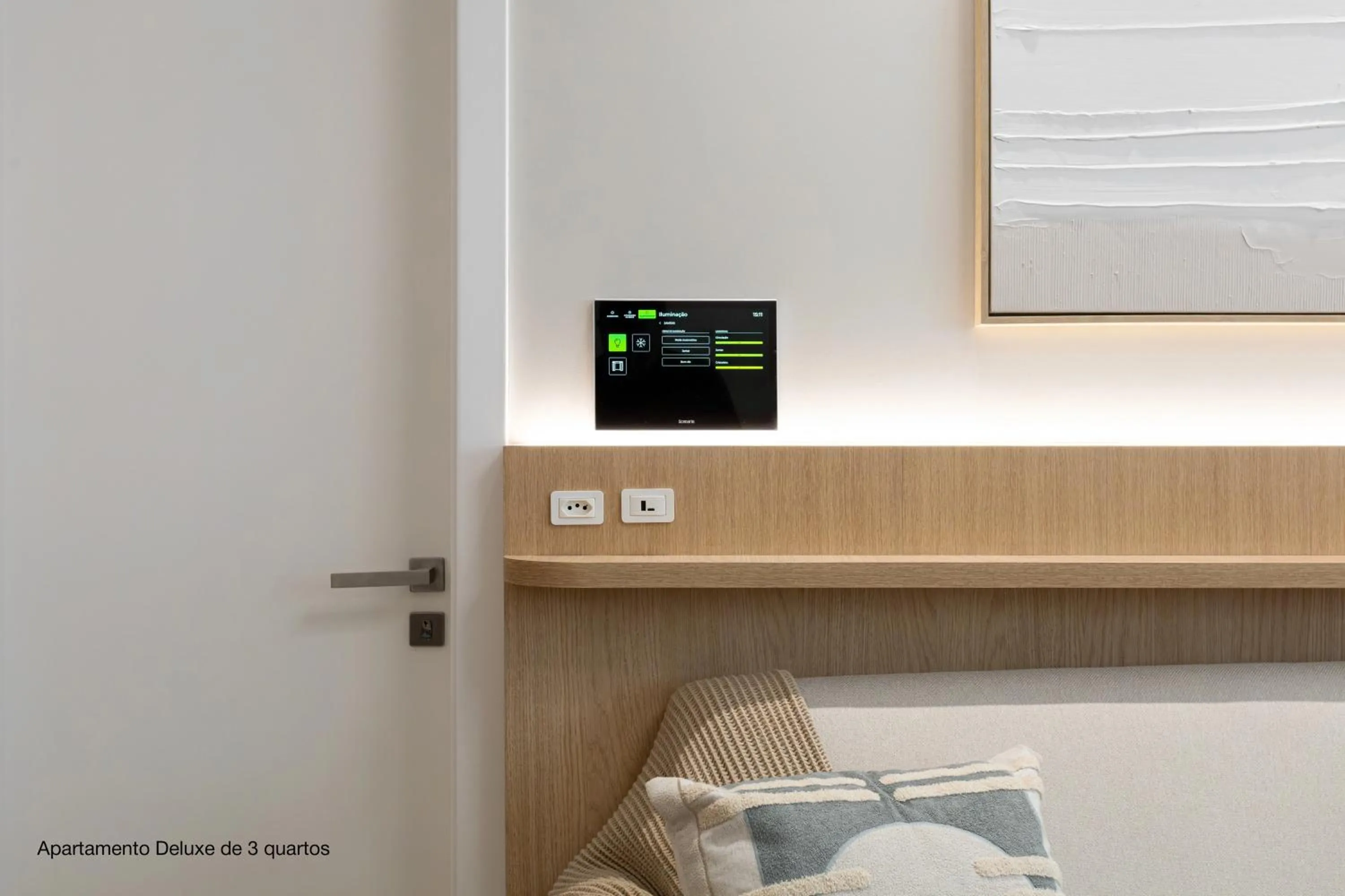 TV and multimedia, Bed in Santa Inn Hotel