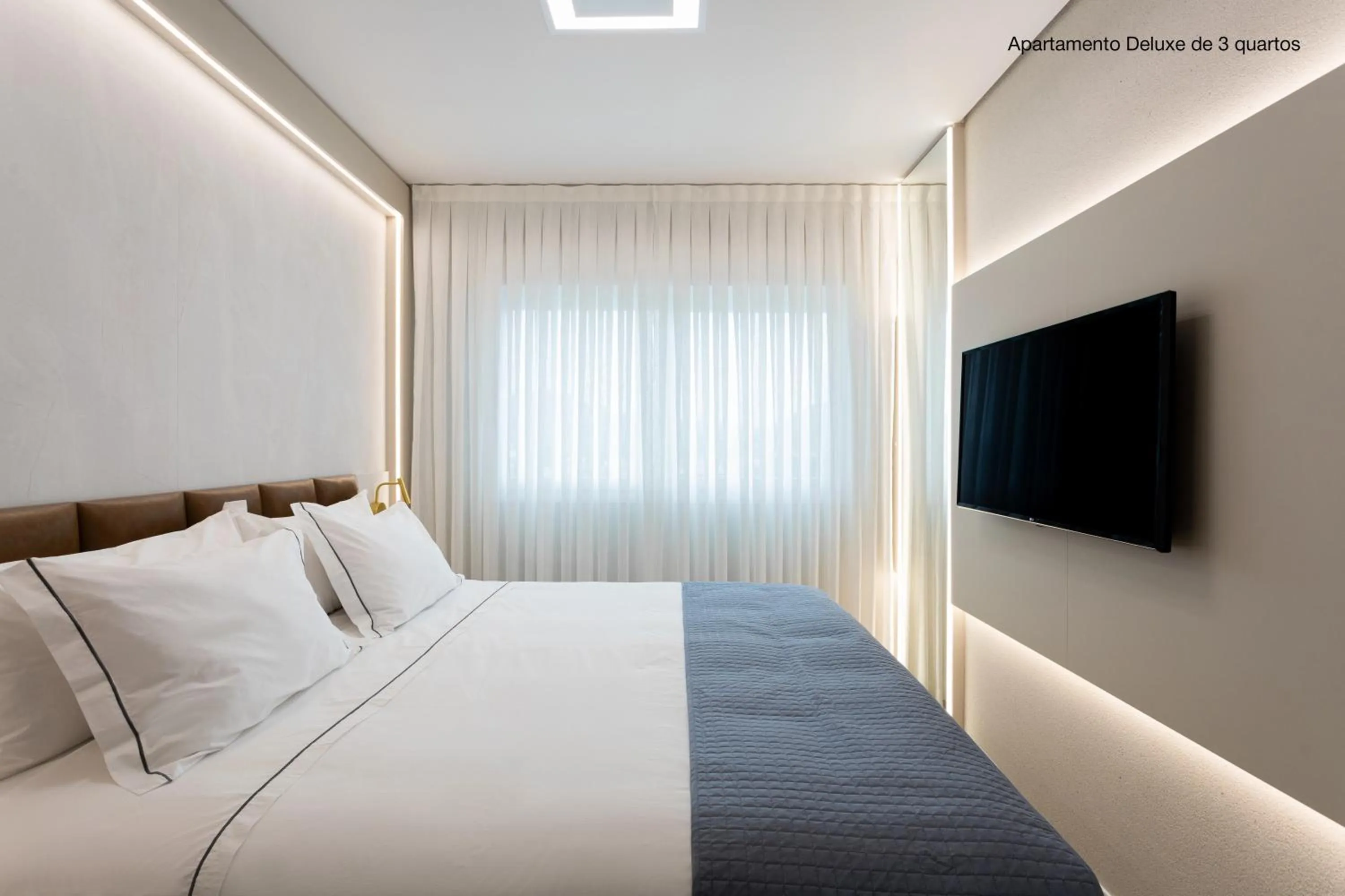 Bedroom, Bed in Santa Inn Hotel