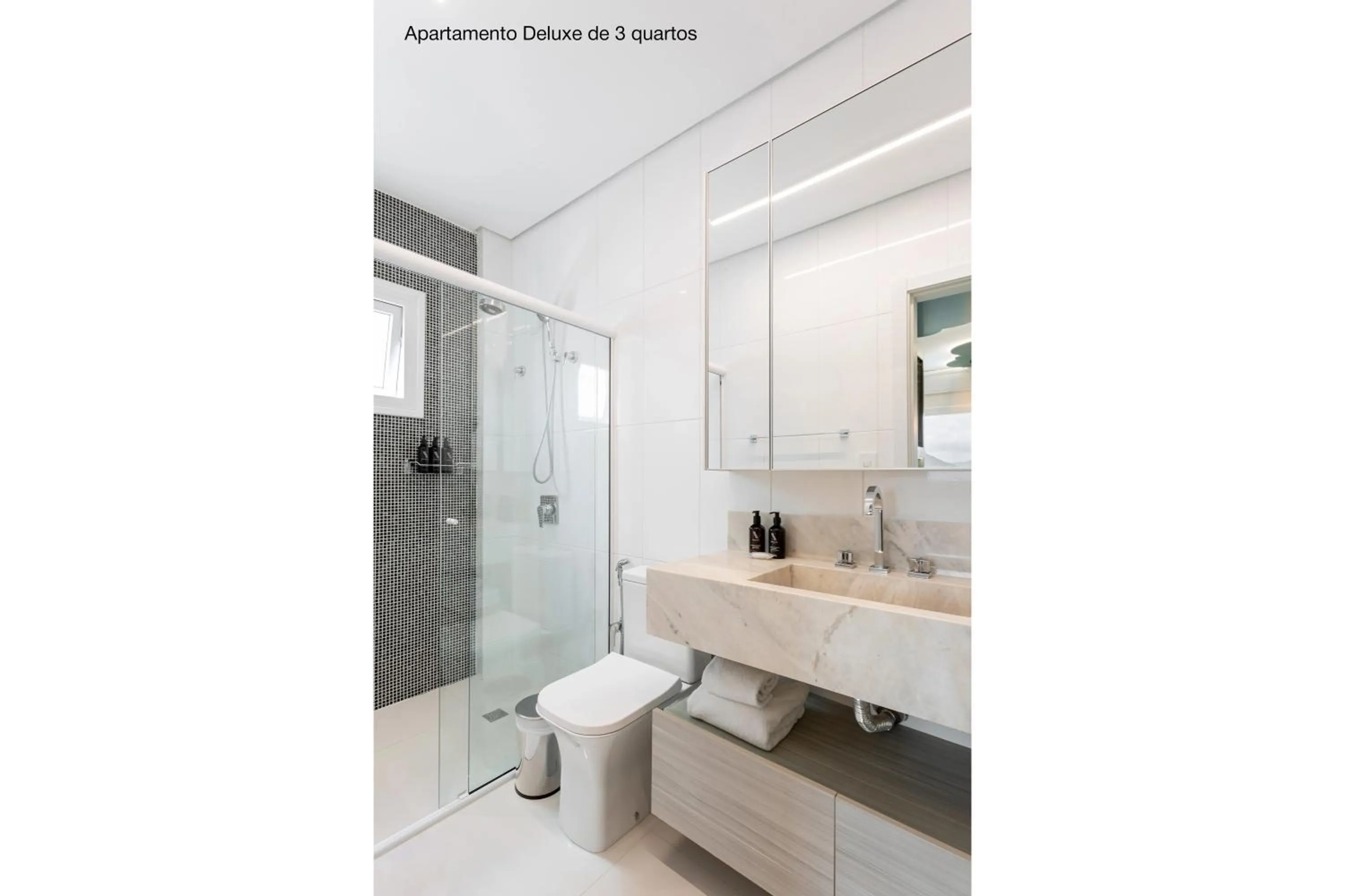 Bathroom in Santa Inn Hotel